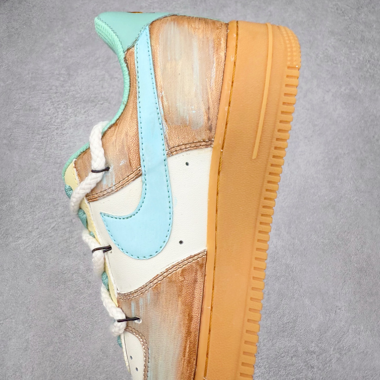 图片[7]-NK Air Force 1´07 Low 空军一号低帮百搭休闲运动板鞋 XC2351-505 柔软、弹性十足的缓震性能和出色的中底设计 横跨复古与现代的外型结合 造就出风靡全球 三十多年的Force 1 直到今天还深受青睐 实拍调校N版已经零色差零失真 百分百还原实物色彩所见即所得 不存在货不对板色差等低级问题 选购参考实物拍摄 不混卖不参货 只用心做好货严格选品 承诺混一赔十 尺码：36 36.5 37.5 38 38.5 39 40 40.5 41 42 42.5 43 44 44.5 45-选品中心