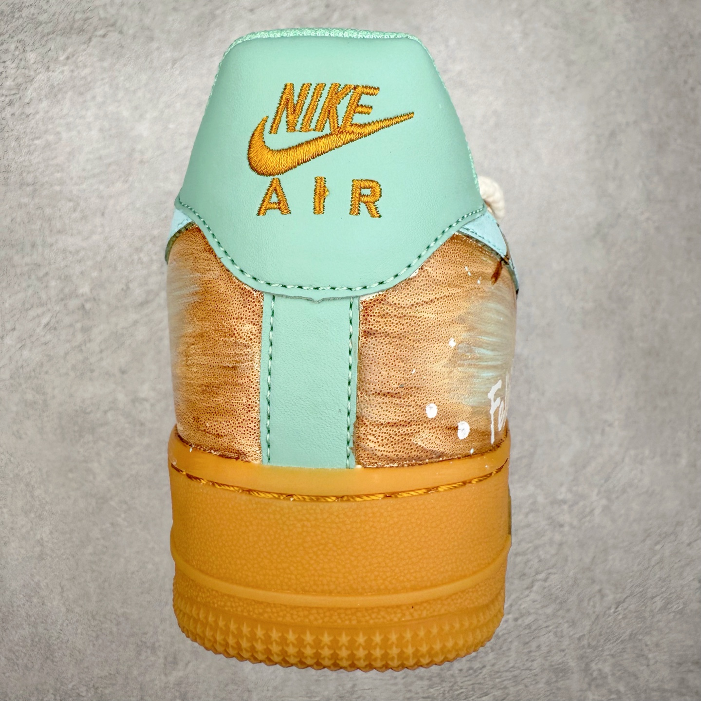 图片[8]-NK Air Force 1´07 Low 空军一号低帮百搭休闲运动板鞋 XC2351-505 柔软、弹性十足的缓震性能和出色的中底设计 横跨复古与现代的外型结合 造就出风靡全球 三十多年的Force 1 直到今天还深受青睐 实拍调校N版已经零色差零失真 百分百还原实物色彩所见即所得 不存在货不对板色差等低级问题 选购参考实物拍摄 不混卖不参货 只用心做好货严格选品 承诺混一赔十 尺码：36 36.5 37.5 38 38.5 39 40 40.5 41 42 42.5 43 44 44.5 45-选品中心