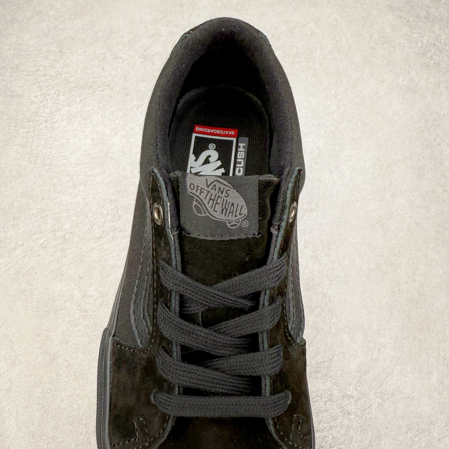 图片[5]-Vans SK8-Low 黑武士 全新一代 低帮硫化帆布鞋 鞋款以黑色麂皮搭配帆布鞋面打造整体鞋身，减震EVA鞋垫装置增强脚感体验，以SK8-low鞋身为蓝本，风格极具辨识度，上脚凸显穿搭功力。 货号：VN0A4U3EY28 尺码：35 36 36.5 37 38 38.5 39 40 40.5 41 42 42.5 43 44-选品中心