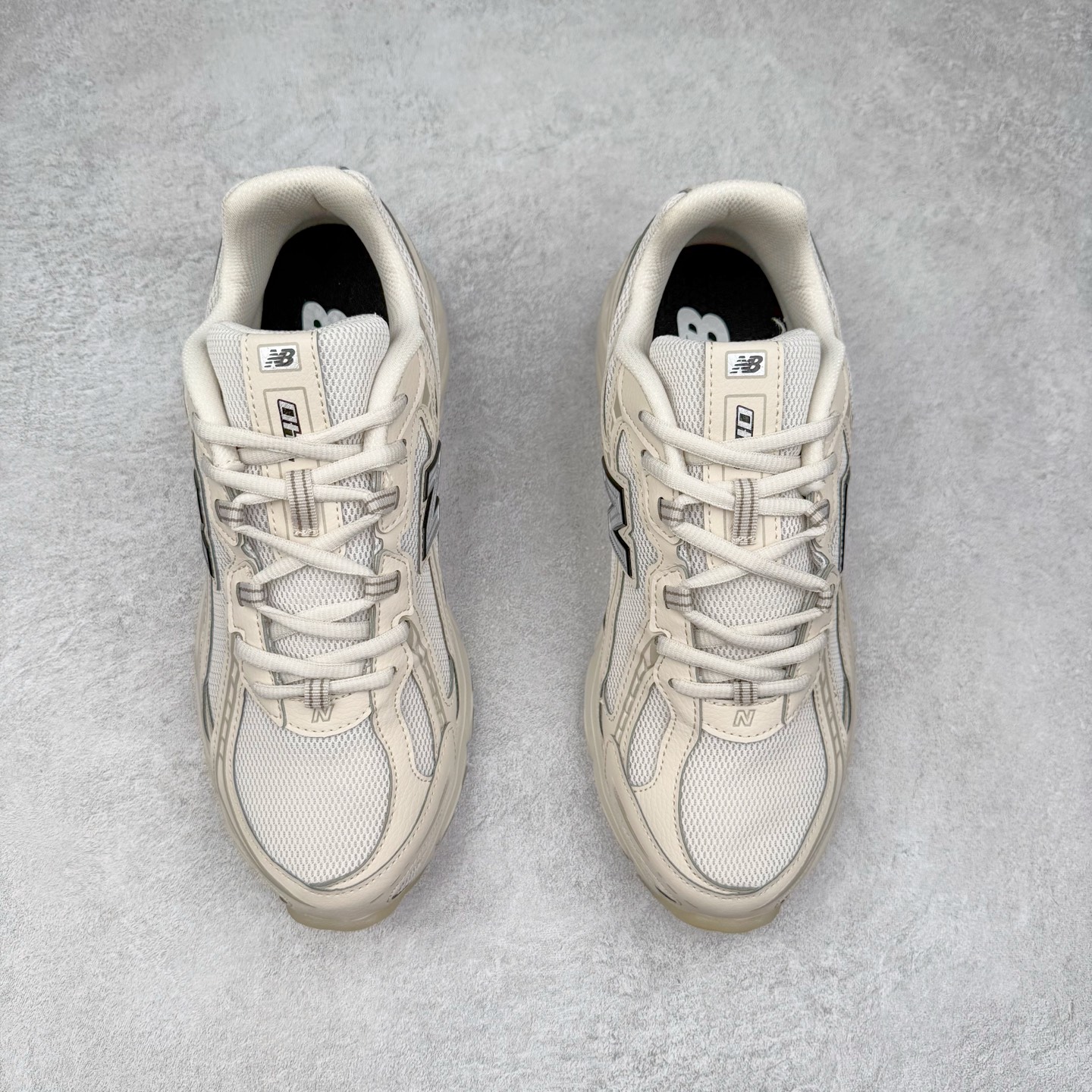 图片[2]-＃DT纯原 New Balance MR740 NB新百伦系列复古老爹风休闲运动慢跑鞋 采用轻质牛剖革拼接透气网眼衬垫织物鞋面材质 T-Beam大底提供足步弓支撑 保持步态稳定#后跟搭载外露缓震胶 鞋身整体以各种深浅不一的灰色覆盖 鞋头以淡蓝色调装饰，网眼衬垫通过不规律的色块实现做旧的美感 泛黄的鞋底更是进一步增添了复古气息 尺码：36 37 37.5 38 38.5 39.5 40 40.5 41.5 42 42.5 43 44 44.5 45-选品中心