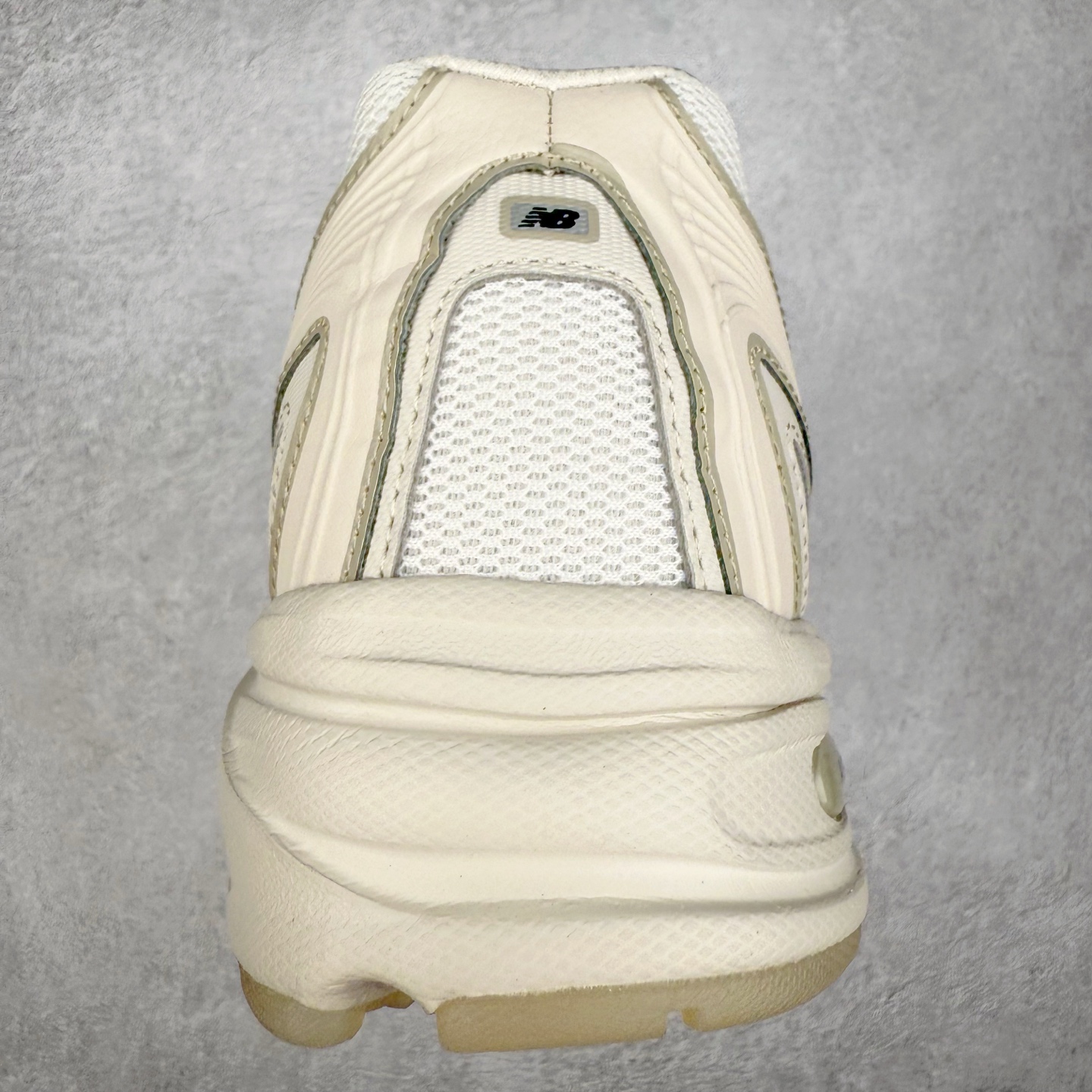 图片[8]-＃DT纯原 New Balance MR740 NB新百伦系列复古老爹风休闲运动慢跑鞋 采用轻质牛剖革拼接透气网眼衬垫织物鞋面材质 T-Beam大底提供足步弓支撑 保持步态稳定#后跟搭载外露缓震胶 鞋身整体以各种深浅不一的灰色覆盖 鞋头以淡蓝色调装饰，网眼衬垫通过不规律的色块实现做旧的美感 泛黄的鞋底更是进一步增添了复古气息 尺码：36 37 37.5 38 38.5 39.5 40 40.5 41.5 42 42.5 43 44 44.5 45-选品中心