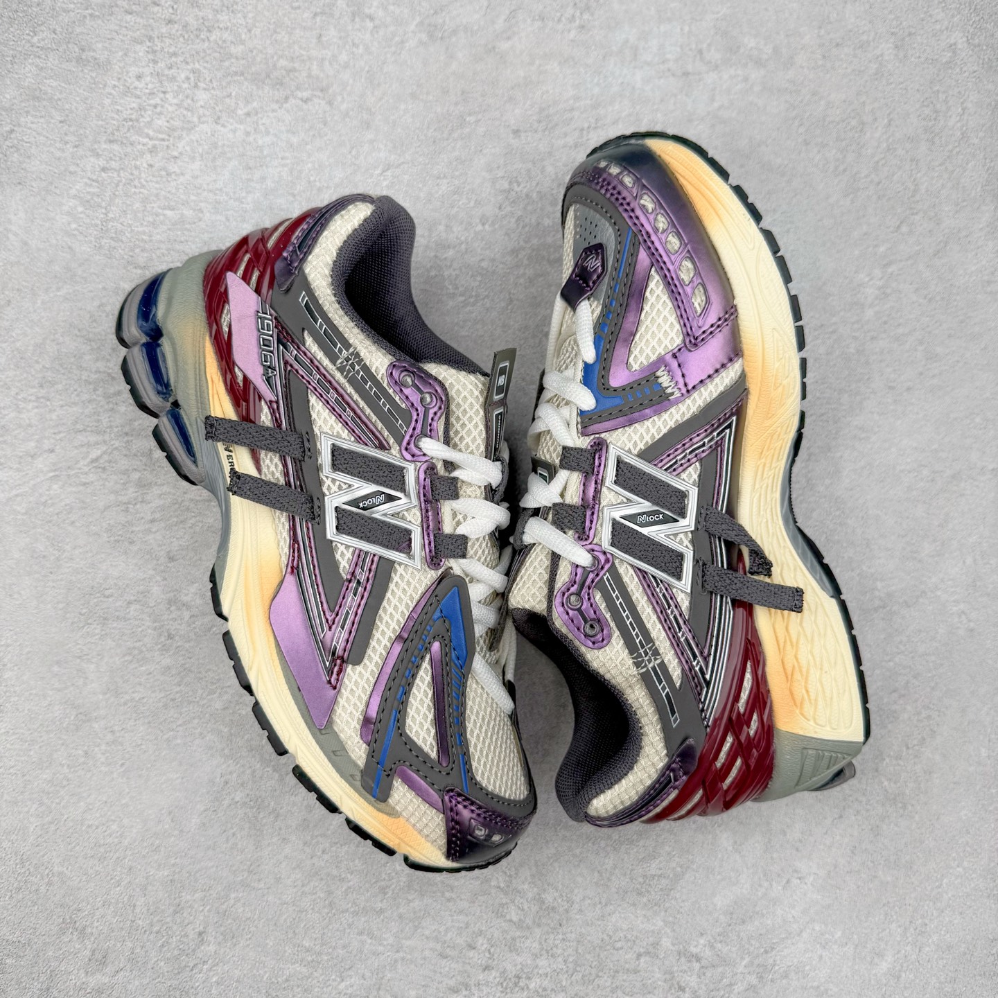 图片[3]-New Balance M1906R NB新百伦系列复古老爹风休闲运动慢跑鞋 日韩出口特供订单 全网最全配色 配套商长期套现长期补货 全新货品 正常出厂触屏不到的单价 超级跑量款 全套原楦原纸板原厂数据开发 进口三明治网面 原装进口翻毛皮料正确绒感卡色 正确中底拉帮中底网布细节 采用轻质牛剖革拼接透气网眼衬垫织物鞋面材质 T-Beam大底提供足步弓支撑 保持步态稳定 后跟搭载外露缓震胶 鞋身整体以各种深浅不一的灰色覆盖 鞋头以淡蓝色调装饰 网眼衬垫通过不规律的色块实现做旧的美感 泛黄的鞋底更是进一步增添了复古气息 尺码：36 37 37.5 38 38.5 39.5 40 40.5 41.5 42 42.5 43 44 45-选品中心