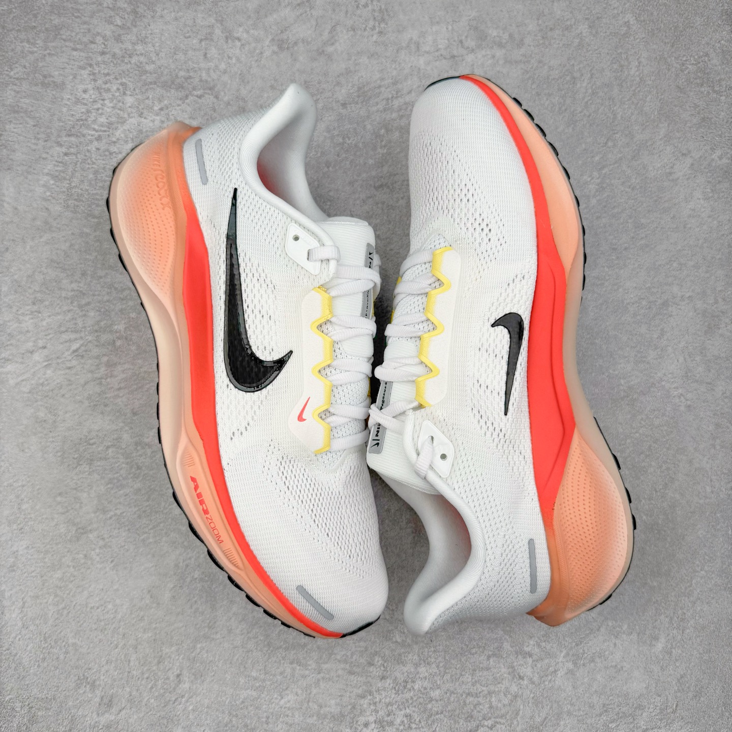 图片[3]-＃纯原 NK Zoom Pegasus 飞马41代马拉松系列网面透气缓震疾速跑鞋 IB6656-108 拥有 Zoom Air 一如既往的稳定感和流畅感 鞋面采用工程网眼设计 为特定高热区域营造出色透气性 进一步增加鞋面的穿孔数量 让足部能够快速散热 中足搭配 Flywire 飞线 在高速运动时营造舒适稳定的贴合感 内置Zoon气垫加持 动力十足 尺码：36 36.5 37.5 38 38.5 39 40 40.5 41 42 42.5 43 44 44.5 45-选品中心