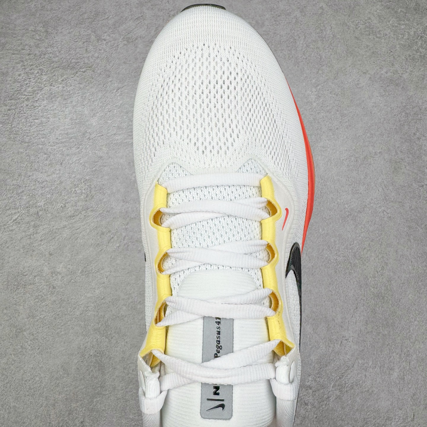 图片[4]-＃纯原 NK Zoom Pegasus 飞马41代马拉松系列网面透气缓震疾速跑鞋 IB6656-108 拥有 Zoom Air 一如既往的稳定感和流畅感 鞋面采用工程网眼设计 为特定高热区域营造出色透气性 进一步增加鞋面的穿孔数量 让足部能够快速散热 中足搭配 Flywire 飞线 在高速运动时营造舒适稳定的贴合感 内置Zoon气垫加持 动力十足 尺码：36 36.5 37.5 38 38.5 39 40 40.5 41 42 42.5 43 44 44.5 45-选品中心