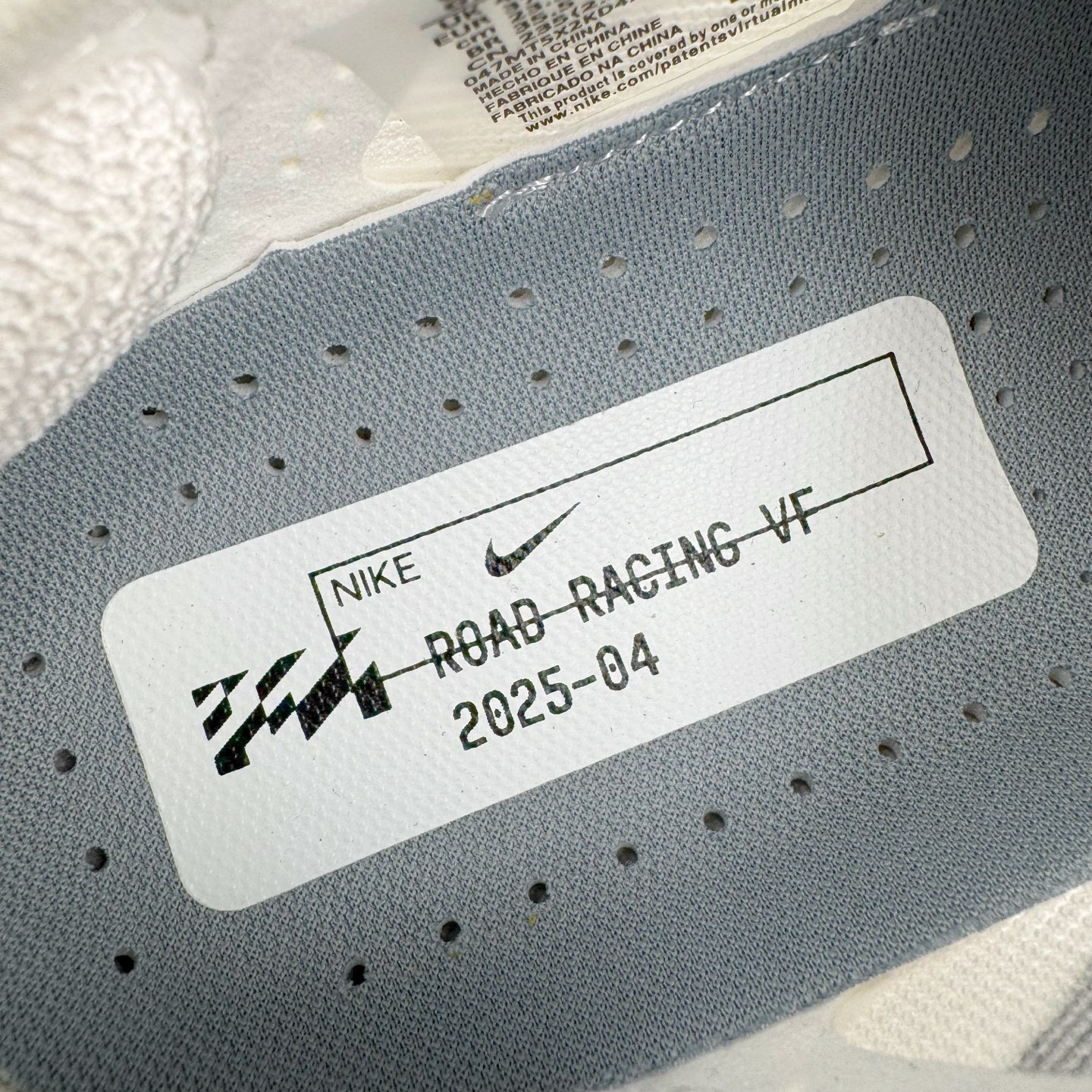 图片[12]-＃TG纯原 Jakob A. Ingebrigtsen x NK Zoom VaporFly Next 4% 舒适百搭透气回弹低帮短跑马拉松跑步鞋 HF6412-100 泰光Zp特供批次 市面唯一支持实战的跑鞋 原档案数据原厂网纱 正确高频花纹 前后掌内置Zoom Air气垫 原装MD大底 脚感完美还原 原盒原配 QC检验、钢印 俱全 原底科技 同步原版 脚感堪比Boost 采用精致醒目设计，精准诠释雅各布·因格布里格森的风格，聚焦他的核心信念：家庭与夺冠。该鞋款在前代鞋款的基础上减轻重量，但不影响性能表现。碳纤维 Flyplate 结合出众回弹的ZoomX泡绵中底，缔造比赛日佳选，令你快意难挡，疾速冲刺。这款公路竞速跑步鞋具备匠心品质，无论是日常畅跑还是马拉松，皆可轻松驾驭，是雅各布的信赖之选。尺码：36 36.5 37.5 38 38.5 39 40 40.5 41 42 42.5 43 44 44.5 45-选品中心