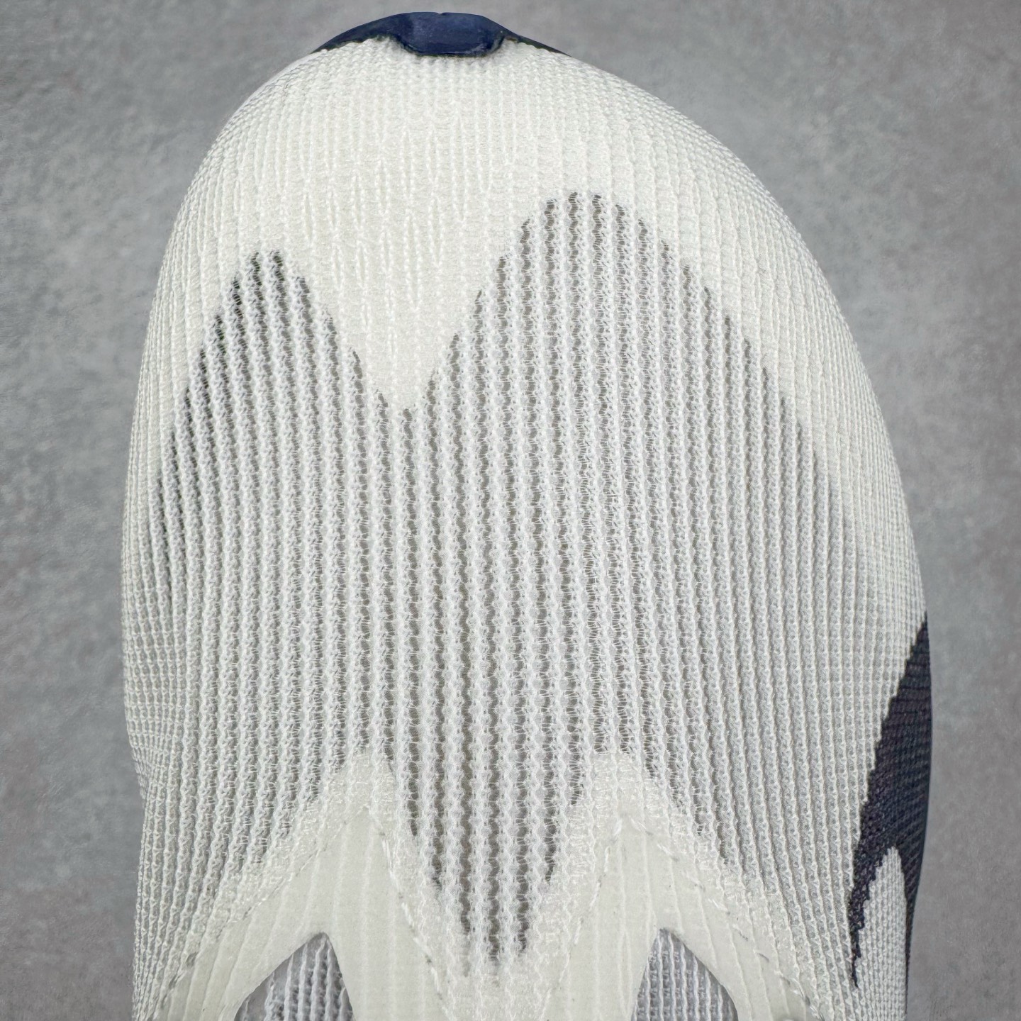 图片[15]-＃TG纯原 Jakob A. Ingebrigtsen x NK Zoom VaporFly Next 4% 舒适百搭透气回弹低帮短跑马拉松跑步鞋 HF6412-100 泰光Zp特供批次 市面唯一支持实战的跑鞋 原档案数据原厂网纱 正确高频花纹 前后掌内置Zoom Air气垫 原装MD大底 脚感完美还原 原盒原配 QC检验、钢印 俱全 原底科技 同步原版 脚感堪比Boost 采用精致醒目设计，精准诠释雅各布·因格布里格森的风格，聚焦他的核心信念：家庭与夺冠。该鞋款在前代鞋款的基础上减轻重量，但不影响性能表现。碳纤维 Flyplate 结合出众回弹的ZoomX泡绵中底，缔造比赛日佳选，令你快意难挡，疾速冲刺。这款公路竞速跑步鞋具备匠心品质，无论是日常畅跑还是马拉松，皆可轻松驾驭，是雅各布的信赖之选。尺码：36 36.5 37.5 38 38.5 39 40 40.5 41 42 42.5 43 44 44.5 45-选品中心