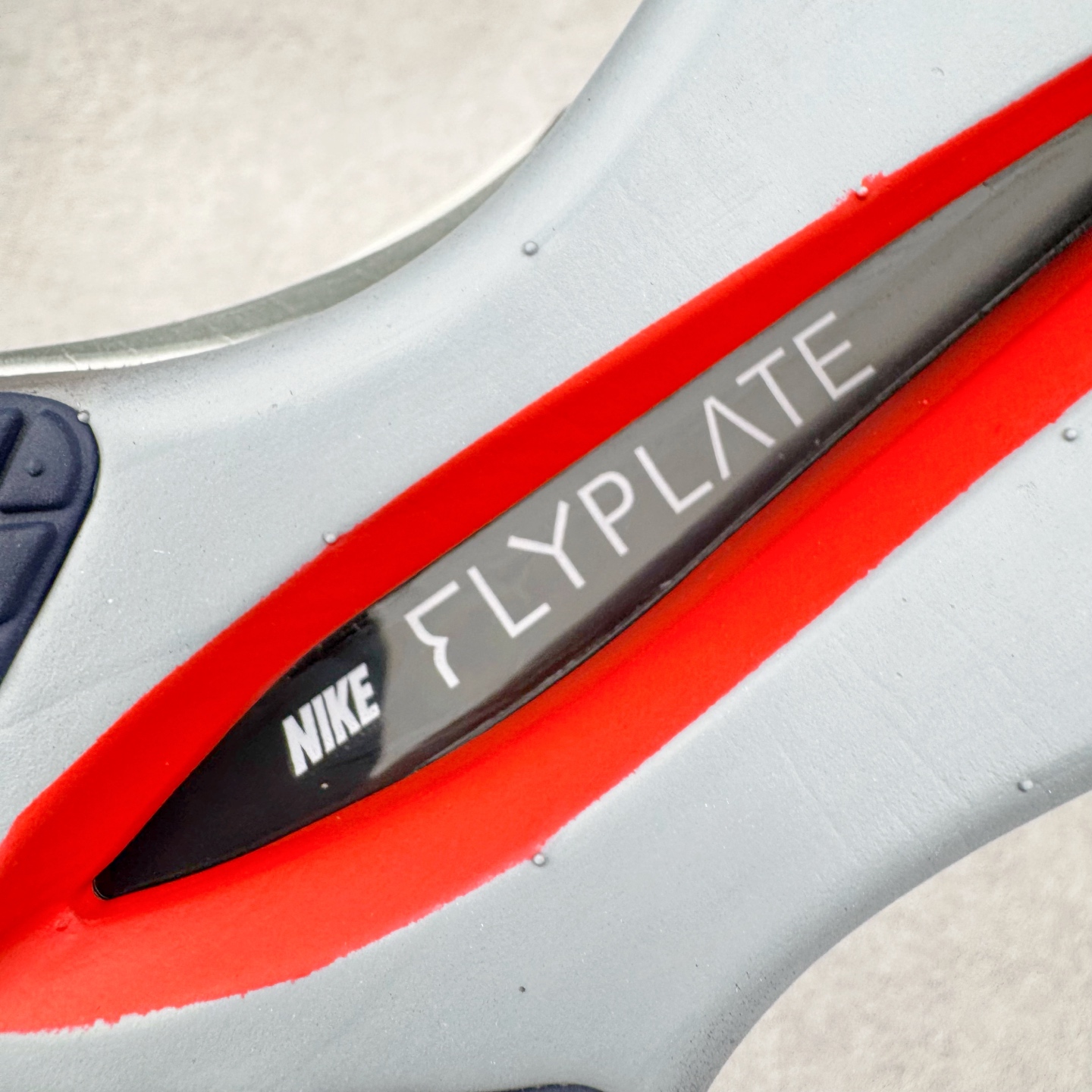 图片[19]-＃TG纯原 Jakob A. Ingebrigtsen x NK Zoom VaporFly Next 4% 舒适百搭透气回弹低帮短跑马拉松跑步鞋 HF6412-100 泰光Zp特供批次 市面唯一支持实战的跑鞋 原档案数据原厂网纱 正确高频花纹 前后掌内置Zoom Air气垫 原装MD大底 脚感完美还原 原盒原配 QC检验、钢印 俱全 原底科技 同步原版 脚感堪比Boost 采用精致醒目设计，精准诠释雅各布·因格布里格森的风格，聚焦他的核心信念：家庭与夺冠。该鞋款在前代鞋款的基础上减轻重量，但不影响性能表现。碳纤维 Flyplate 结合出众回弹的ZoomX泡绵中底，缔造比赛日佳选，令你快意难挡，疾速冲刺。这款公路竞速跑步鞋具备匠心品质，无论是日常畅跑还是马拉松，皆可轻松驾驭，是雅各布的信赖之选。尺码：36 36.5 37.5 38 38.5 39 40 40.5 41 42 42.5 43 44 44.5 45-选品中心