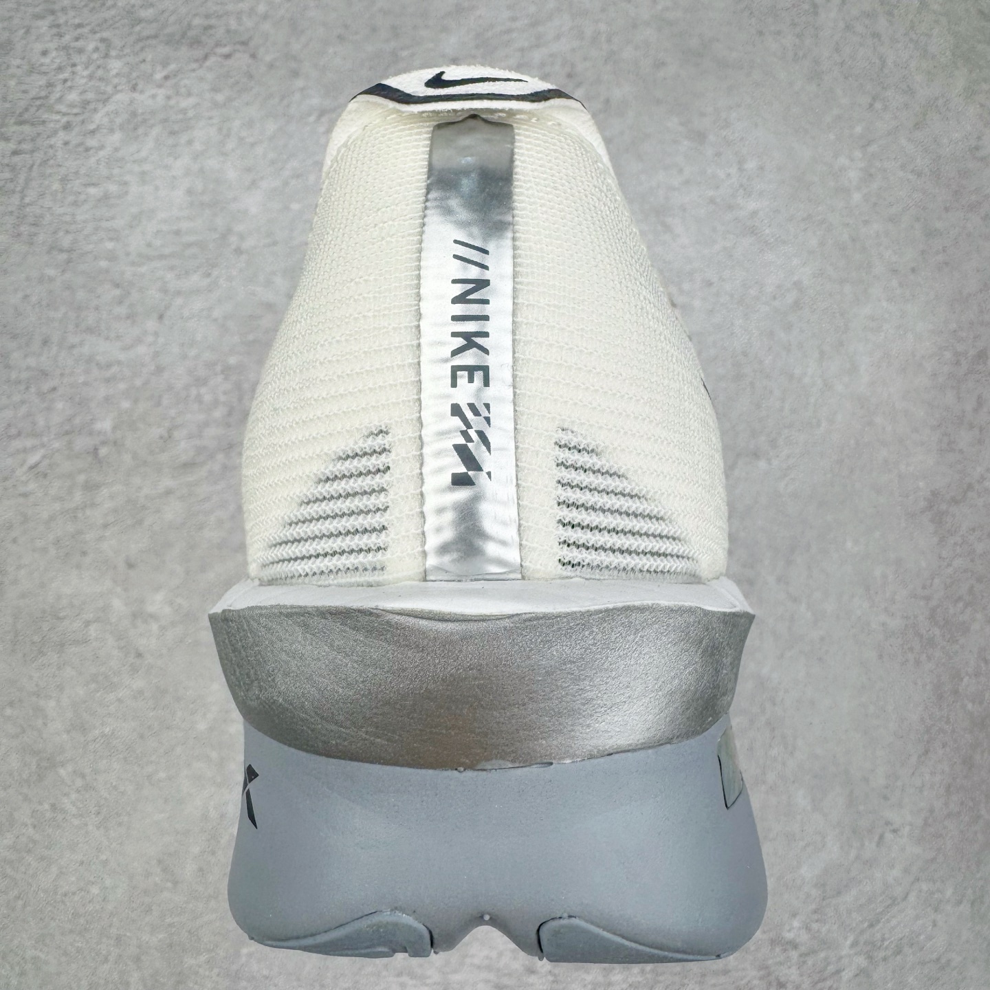 图片[8]-＃TG纯原 Jakob A. Ingebrigtsen x NK Zoom VaporFly Next 4% 舒适百搭透气回弹低帮短跑马拉松跑步鞋 HF6412-100 泰光Zp特供批次 市面唯一支持实战的跑鞋 原档案数据原厂网纱 正确高频花纹 前后掌内置Zoom Air气垫 原装MD大底 脚感完美还原 原盒原配 QC检验、钢印 俱全 原底科技 同步原版 脚感堪比Boost 采用精致醒目设计，精准诠释雅各布·因格布里格森的风格，聚焦他的核心信念：家庭与夺冠。该鞋款在前代鞋款的基础上减轻重量，但不影响性能表现。碳纤维 Flyplate 结合出众回弹的ZoomX泡绵中底，缔造比赛日佳选，令你快意难挡，疾速冲刺。这款公路竞速跑步鞋具备匠心品质，无论是日常畅跑还是马拉松，皆可轻松驾驭，是雅各布的信赖之选。尺码：36 36.5 37.5 38 38.5 39 40 40.5 41 42 42.5 43 44 44.5 45-选品中心