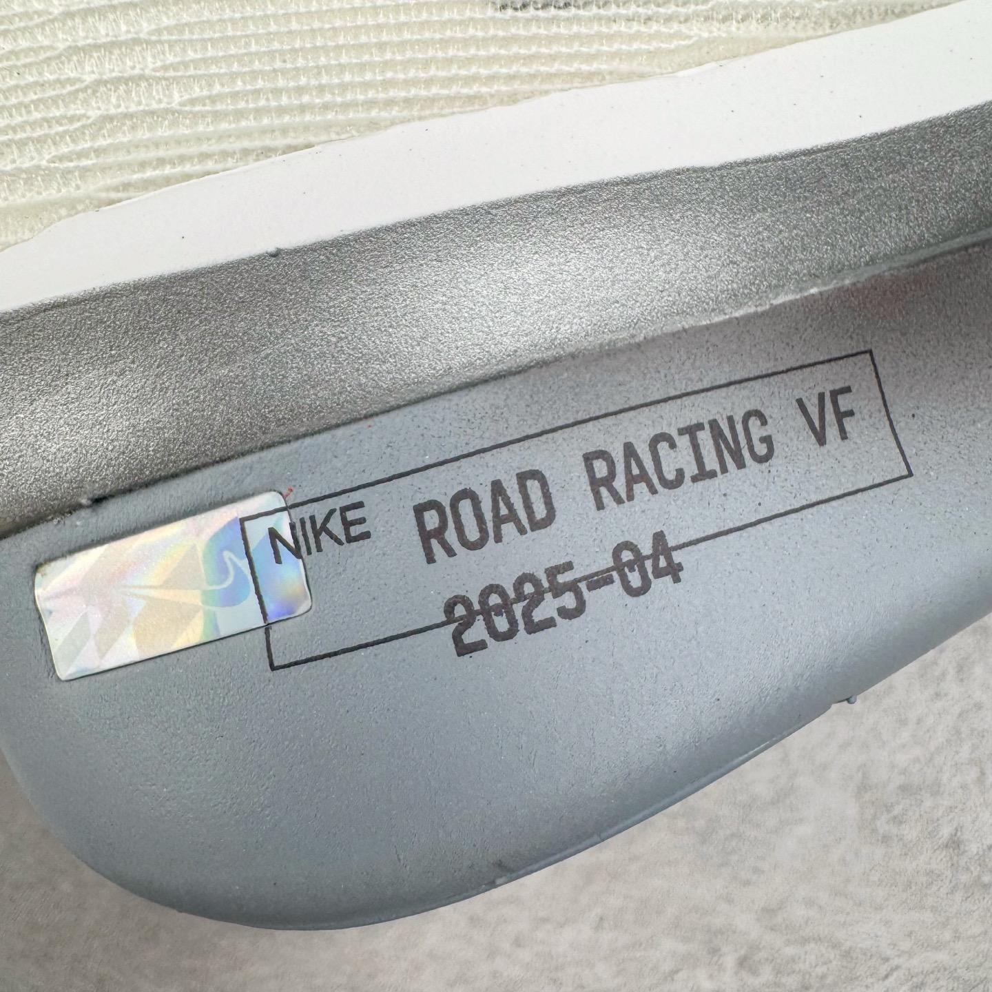 图片[17]-＃TG纯原 Jakob A. Ingebrigtsen x NK Zoom VaporFly Next 4% 舒适百搭透气回弹低帮短跑马拉松跑步鞋 HF6412-100 泰光Zp特供批次 市面唯一支持实战的跑鞋 原档案数据原厂网纱 正确高频花纹 前后掌内置Zoom Air气垫 原装MD大底 脚感完美还原 原盒原配 QC检验、钢印 俱全 原底科技 同步原版 脚感堪比Boost 采用精致醒目设计，精准诠释雅各布·因格布里格森的风格，聚焦他的核心信念：家庭与夺冠。该鞋款在前代鞋款的基础上减轻重量，但不影响性能表现。碳纤维 Flyplate 结合出众回弹的ZoomX泡绵中底，缔造比赛日佳选，令你快意难挡，疾速冲刺。这款公路竞速跑步鞋具备匠心品质，无论是日常畅跑还是马拉松，皆可轻松驾驭，是雅各布的信赖之选。尺码：36 36.5 37.5 38 38.5 39 40 40.5 41 42 42.5 43 44 44.5 45-选品中心