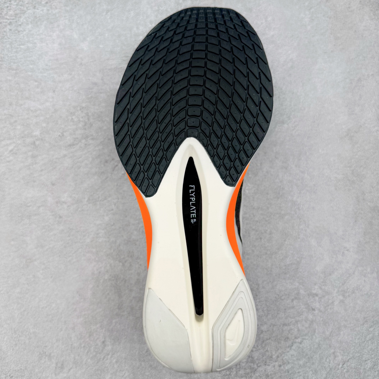 图片[9]-＃TG纯原 Jakob A. Ingebrigtsen x NK Zoom VaporFly Next 4% 舒适百搭透气回弹低帮短跑马拉松跑步鞋 HF6413-100 泰光Zp特供批次 市面唯一支持实战的跑鞋 原档案数据原厂网纱 正确高频花纹 前后掌内置Zoom Air气垫 原装MD大底 脚感完美还原 原盒原配 QC检验、钢印 俱全 原底科技 同步原版 脚感堪比Boost 采用精致醒目设计，精准诠释雅各布·因格布里格森的风格，聚焦他的核心信念：家庭与夺冠。该鞋款在前代鞋款的基础上减轻重量，但不影响性能表现。碳纤维 Flyplate 结合出众回弹的ZoomX泡绵中底，缔造比赛日佳选，令你快意难挡，疾速冲刺。这款公路竞速跑步鞋具备匠心品质，无论是日常畅跑还是马拉松，皆可轻松驾驭，是雅各布的信赖之选。尺码：36 36.5 37.5 38 38.5 39 40 40.5 41 42 42.5 43 44 44.5 45-选品中心