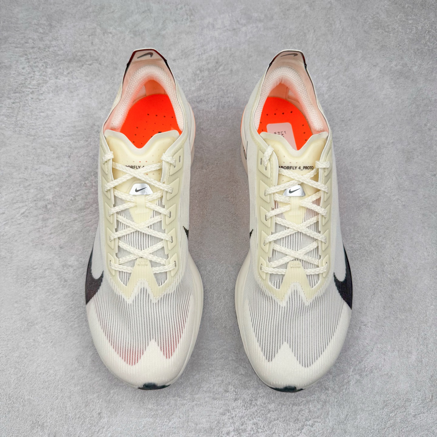 图片[2]-＃TG纯原 Jakob A. Ingebrigtsen x NK Zoom VaporFly Next 4% 舒适百搭透气回弹低帮短跑马拉松跑步鞋 HF6413-100 泰光Zp特供批次 市面唯一支持实战的跑鞋 原档案数据原厂网纱 正确高频花纹 前后掌内置Zoom Air气垫 原装MD大底 脚感完美还原 原盒原配 QC检验、钢印 俱全 原底科技 同步原版 脚感堪比Boost 采用精致醒目设计，精准诠释雅各布·因格布里格森的风格，聚焦他的核心信念：家庭与夺冠。该鞋款在前代鞋款的基础上减轻重量，但不影响性能表现。碳纤维 Flyplate 结合出众回弹的ZoomX泡绵中底，缔造比赛日佳选，令你快意难挡，疾速冲刺。这款公路竞速跑步鞋具备匠心品质，无论是日常畅跑还是马拉松，皆可轻松驾驭，是雅各布的信赖之选。尺码：36 36.5 37.5 38 38.5 39 40 40.5 41 42 42.5 43 44 44.5 45-选品中心