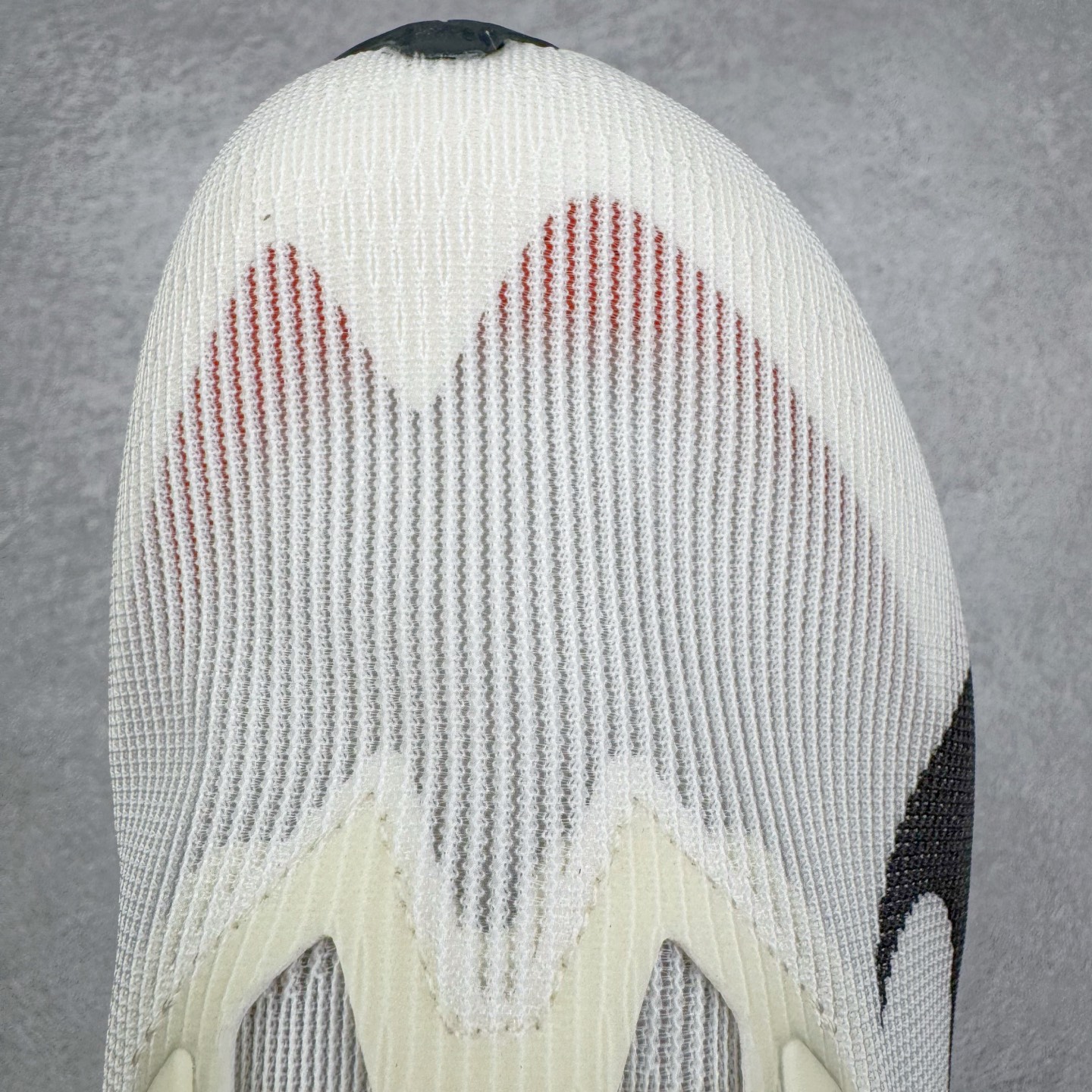 图片[16]-＃TG纯原 Jakob A. Ingebrigtsen x NK Zoom VaporFly Next 4% 舒适百搭透气回弹低帮短跑马拉松跑步鞋 HF6413-100 泰光Zp特供批次 市面唯一支持实战的跑鞋 原档案数据原厂网纱 正确高频花纹 前后掌内置Zoom Air气垫 原装MD大底 脚感完美还原 原盒原配 QC检验、钢印 俱全 原底科技 同步原版 脚感堪比Boost 采用精致醒目设计，精准诠释雅各布·因格布里格森的风格，聚焦他的核心信念：家庭与夺冠。该鞋款在前代鞋款的基础上减轻重量，但不影响性能表现。碳纤维 Flyplate 结合出众回弹的ZoomX泡绵中底，缔造比赛日佳选，令你快意难挡，疾速冲刺。这款公路竞速跑步鞋具备匠心品质，无论是日常畅跑还是马拉松，皆可轻松驾驭，是雅各布的信赖之选。尺码：36 36.5 37.5 38 38.5 39 40 40.5 41 42 42.5 43 44 44.5 45-选品中心