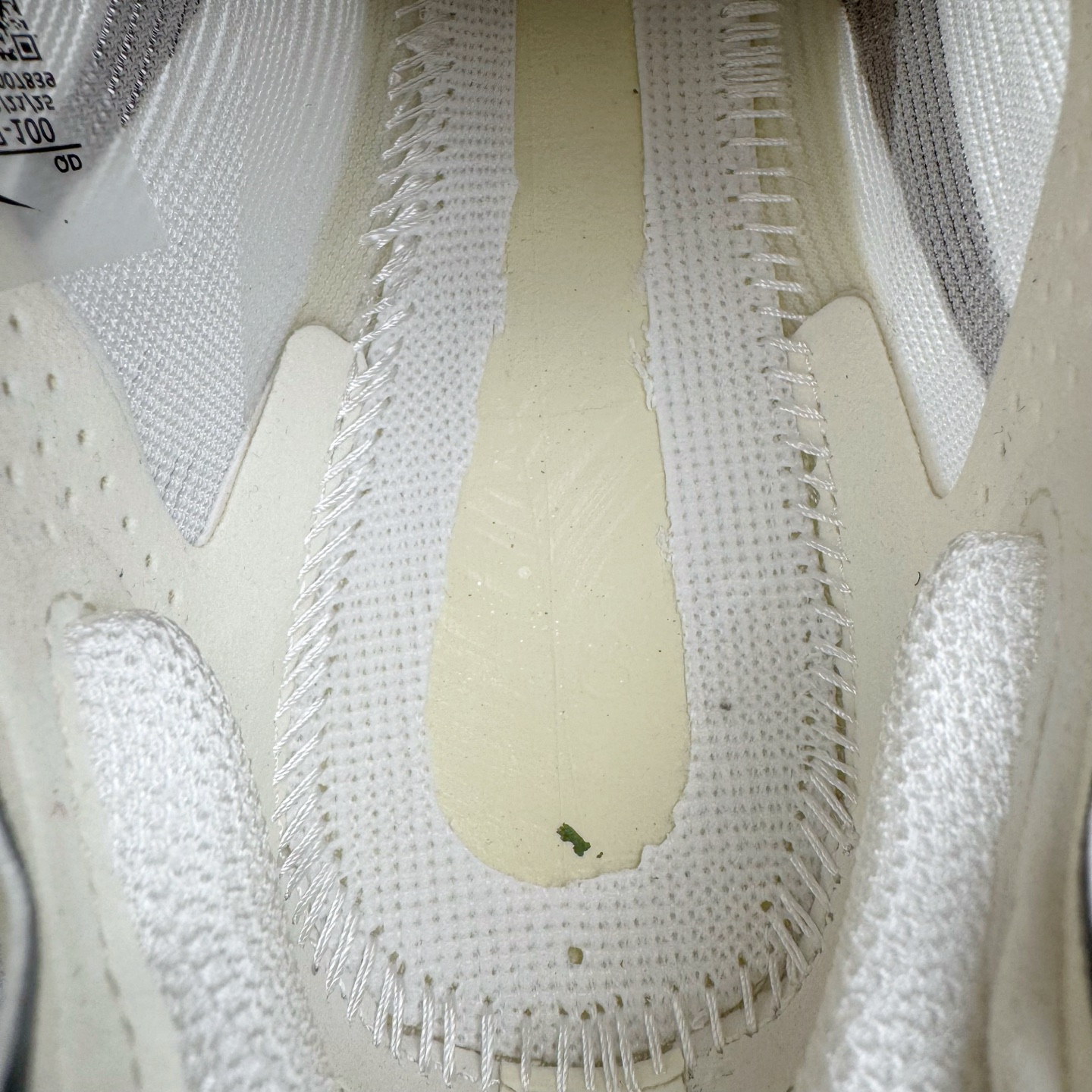 图片[10]-＃TG纯原 Jakob A. Ingebrigtsen x NK Zoom VaporFly Next 4% 舒适百搭透气回弹低帮短跑马拉松跑步鞋 HV6107-100 泰光Zp特供批次 市面唯一支持实战的跑鞋 原档案数据原厂网纱 正确高频花纹 前后掌内置Zoom Air气垫 原装MD大底 脚感完美还原 原盒原配 QC检验、钢印 俱全 原底科技 同步原版 脚感堪比Boost 采用精致醒目设计，精准诠释雅各布·因格布里格森的风格，聚焦他的核心信念：家庭与夺冠。该鞋款在前代鞋款的基础上减轻重量，但不影响性能表现。碳纤维 Flyplate 结合出众回弹的ZoomX泡绵中底，缔造比赛日佳选，令你快意难挡，疾速冲刺。这款公路竞速跑步鞋具备匠心品质，无论是日常畅跑还是马拉松，皆可轻松驾驭，是雅各布的信赖之选。尺码：36 36.5 37.5 38 38.5 39 40 40.5 41 42 42.5 43 44 44.5 45-选品中心