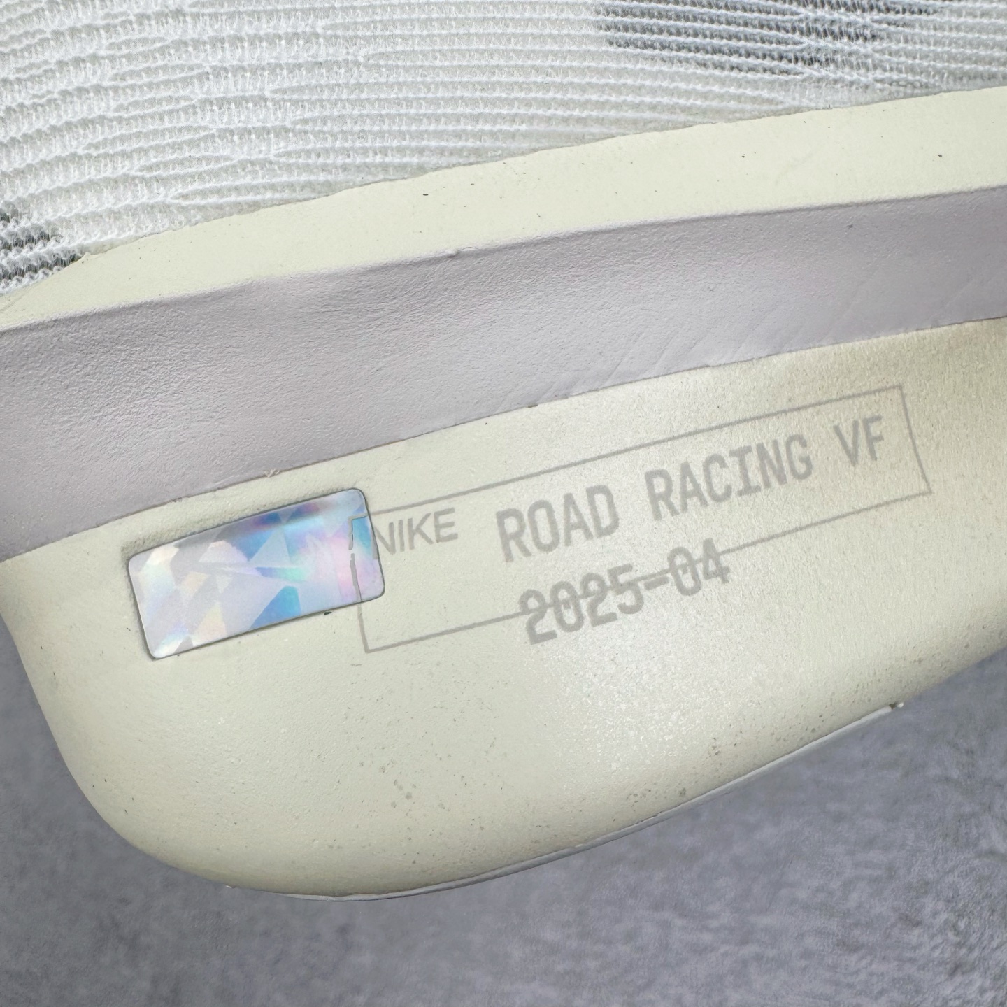 图片[17]-＃TG纯原 Jakob A. Ingebrigtsen x NK Zoom VaporFly Next 4% 舒适百搭透气回弹低帮短跑马拉松跑步鞋 HV6107-100 泰光Zp特供批次 市面唯一支持实战的跑鞋 原档案数据原厂网纱 正确高频花纹 前后掌内置Zoom Air气垫 原装MD大底 脚感完美还原 原盒原配 QC检验、钢印 俱全 原底科技 同步原版 脚感堪比Boost 采用精致醒目设计，精准诠释雅各布·因格布里格森的风格，聚焦他的核心信念：家庭与夺冠。该鞋款在前代鞋款的基础上减轻重量，但不影响性能表现。碳纤维 Flyplate 结合出众回弹的ZoomX泡绵中底，缔造比赛日佳选，令你快意难挡，疾速冲刺。这款公路竞速跑步鞋具备匠心品质，无论是日常畅跑还是马拉松，皆可轻松驾驭，是雅各布的信赖之选。尺码：36 36.5 37.5 38 38.5 39 40 40.5 41 42 42.5 43 44 44.5 45-选品中心