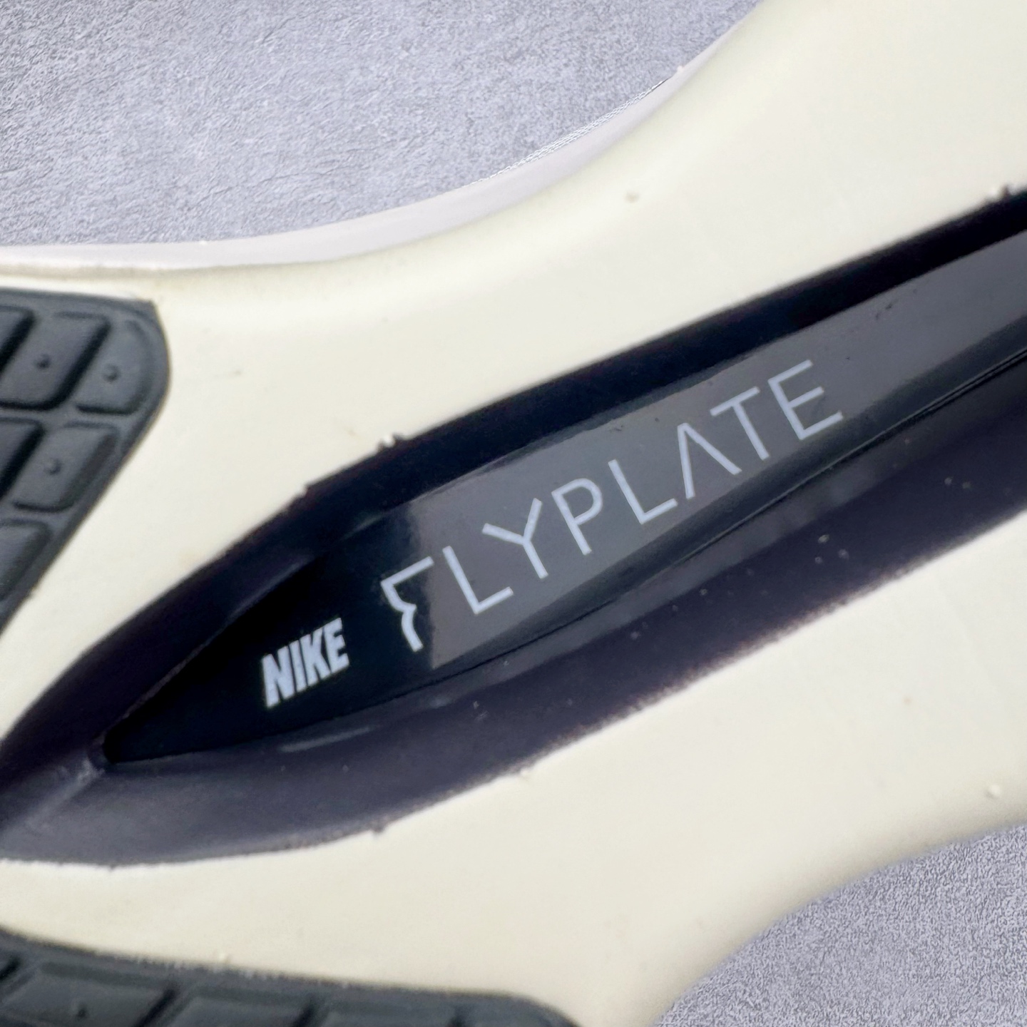 图片[20]-＃TG纯原 Jakob A. Ingebrigtsen x NK Zoom VaporFly Next 4% 舒适百搭透气回弹低帮短跑马拉松跑步鞋 HV6107-100 泰光Zp特供批次 市面唯一支持实战的跑鞋 原档案数据原厂网纱 正确高频花纹 前后掌内置Zoom Air气垫 原装MD大底 脚感完美还原 原盒原配 QC检验、钢印 俱全 原底科技 同步原版 脚感堪比Boost 采用精致醒目设计，精准诠释雅各布·因格布里格森的风格，聚焦他的核心信念：家庭与夺冠。该鞋款在前代鞋款的基础上减轻重量，但不影响性能表现。碳纤维 Flyplate 结合出众回弹的ZoomX泡绵中底，缔造比赛日佳选，令你快意难挡，疾速冲刺。这款公路竞速跑步鞋具备匠心品质，无论是日常畅跑还是马拉松，皆可轻松驾驭，是雅各布的信赖之选。尺码：36 36.5 37.5 38 38.5 39 40 40.5 41 42 42.5 43 44 44.5 45-选品中心