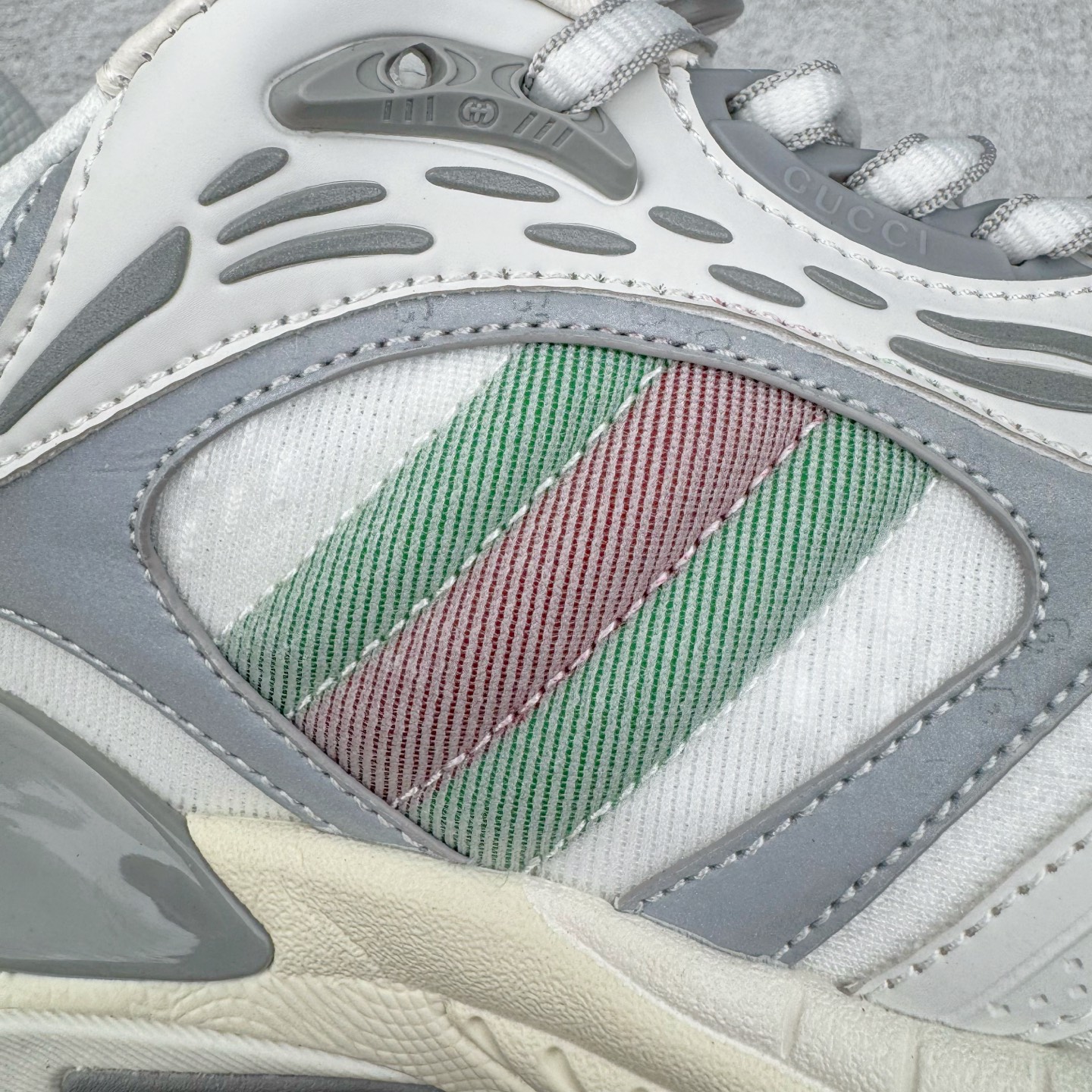 图片[16]-＃纯原 GUCCI 古驰皮革圆头抽绳低帮生活休闲鞋 Gucci（古驰）是源于意大利的时装奢饰品牌，是全球奢侈品品牌之一。由古驰奥•古驰在1921年于意大利佛罗伦萨创办。古驰的严品包括时装、皮具、皮鞋、手表、领带、丝巾、香水、家居用品及宠物用品等，借由其独特的创意和革新，以及精湛的意大利工艺闻名于世。GUCCl品牌时装一向以高档、豪华、性感而闻名于世，以“身份与财富之象征”品牌形象成为富有上流社会的消费宠儿。古驰—-永恒而经典并深受明星们的青睐，品牌灵感源自演员，公主和名媛等杰出女性。实拍调校N版已经零色差零失真 百分百还原实物色彩所见即所得 不存在货不对板色差等低级问题 选购参考实物拍摄 不混卖不参货 只用心做好货严格选品 承诺混一赔十 尺码：36 37 38 39 40 41 42 43 44 45-选品中心