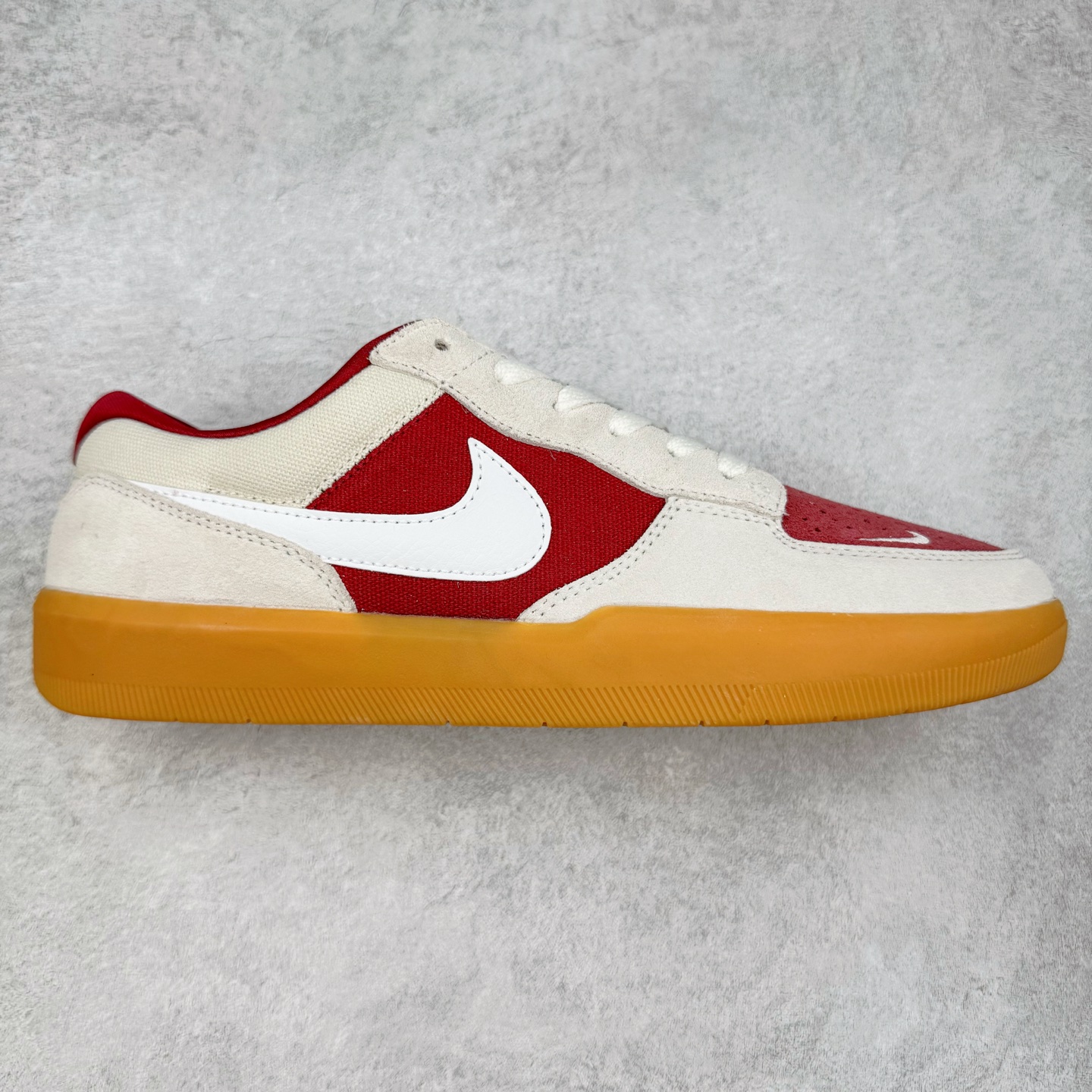 NK SB Force 58 空军58系列低帮休闲运动滑板板鞋 DV5477-601 鞋面由帆布和麂皮拼接 层次感丰富 搭配硫化外底 耐磨耐穿 鞋舌及中底后跟处饰有SB Logo 表明鞋款身份 采用包边设计 经久耐穿 硫化结构则有效提升灵活性 穿上这款全新推出的创意力作 助你耀动街头 尺码：36 36.5 37.5 38 38.5 39 40 40.5 41 42 42.5 43 44 45-选品中心