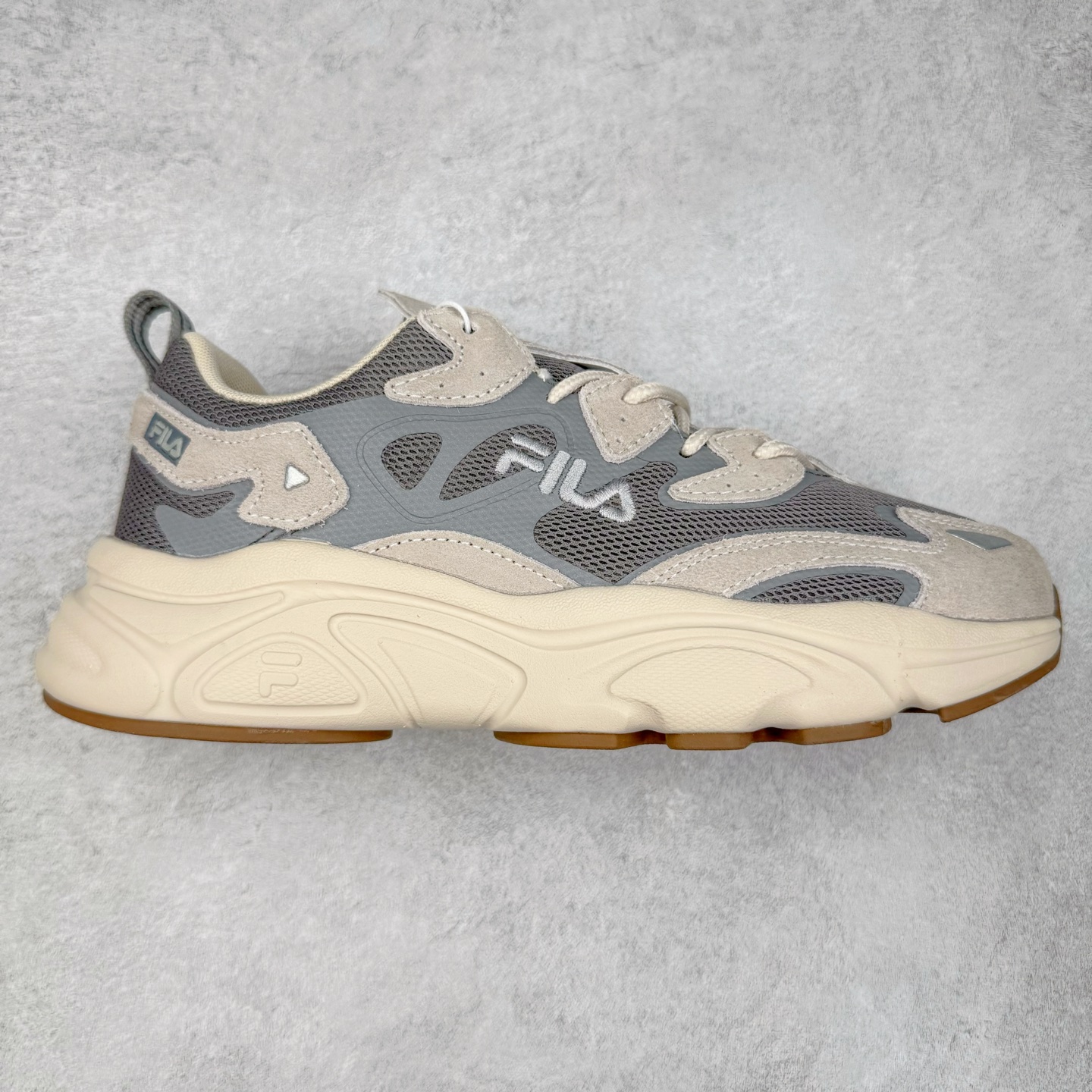 FILA SKIIPPER 斐乐火星2.0减震防滑网面老爹鞋 复古风重现 原鞋开版定制 正品同步鞋材 皮革拼接麂皮 搭配透气网布 主打复古潮流 白粉紫撞色设计 视觉冲击十足 超厚EVA软底设计 轻量舒适脚感 附带内增高效果 妥妥仙女款 完美上脚体验 女神必入单品 强烈推荐 尺码：35.5 36 36.5 37.5 38 38.5 39 40 40.5 41 42 42.5 43 44 44.5 45 45.5-选品中心