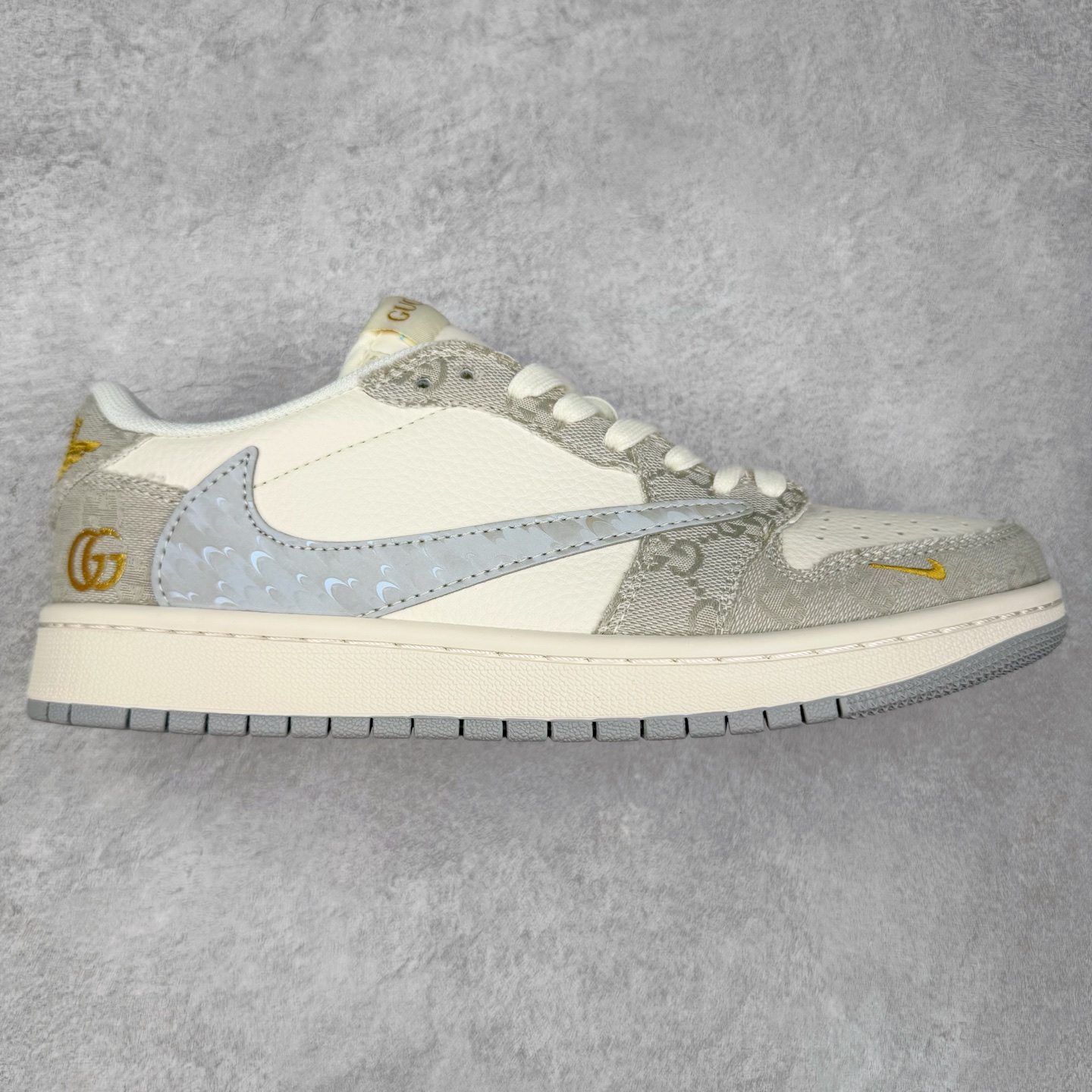 TS x Air Jordan AJ1 Low 倒钩低帮联名定制配色 XS7089-604 原厂内置气垫魔块 A模大底 头层小牛皮 鞋舌AJ原厂专用牛津布+AJ专用反口珍珠布+原厂无杂质高弹内里海棉+特殊封边弹力鞋带 实拍调校N版已经零色差零失真 百分百还原实物色彩所见即所得 不存在货不对板色差等低级问题 选购参考实物拍摄 不混卖不参货 只用心做好货严格选品 承诺混一赔十 尺码：36 36.5 37.5 38 38.5 39 40 40.5 41 42 42.5 43 44 44.5 45-选品中心