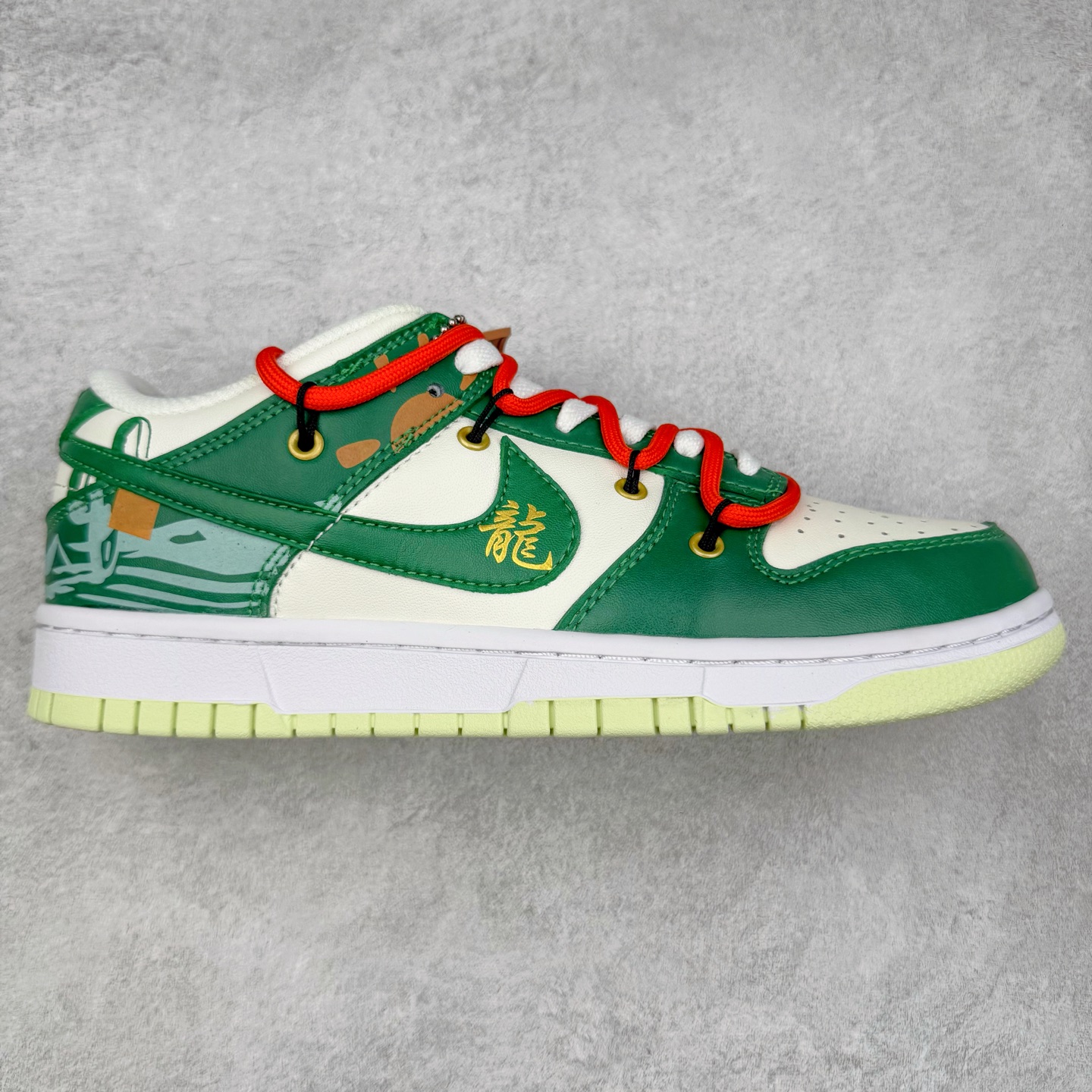 ＃纯原福利 NK Dunk Low 定制配色 大厂出品 极力推荐 原装头层材料 独家版型蒸餾加工帶來的是更好的视觉和脚感体验大厂纯原品质出货 清洁度 电绣工艺 皮料切割干净无任何毛边 细节完美 尺码：36 36.5 37.5 38 38.5 39 40 40.5 41 42 42.5 43 44 44.5 45 46-选品中心