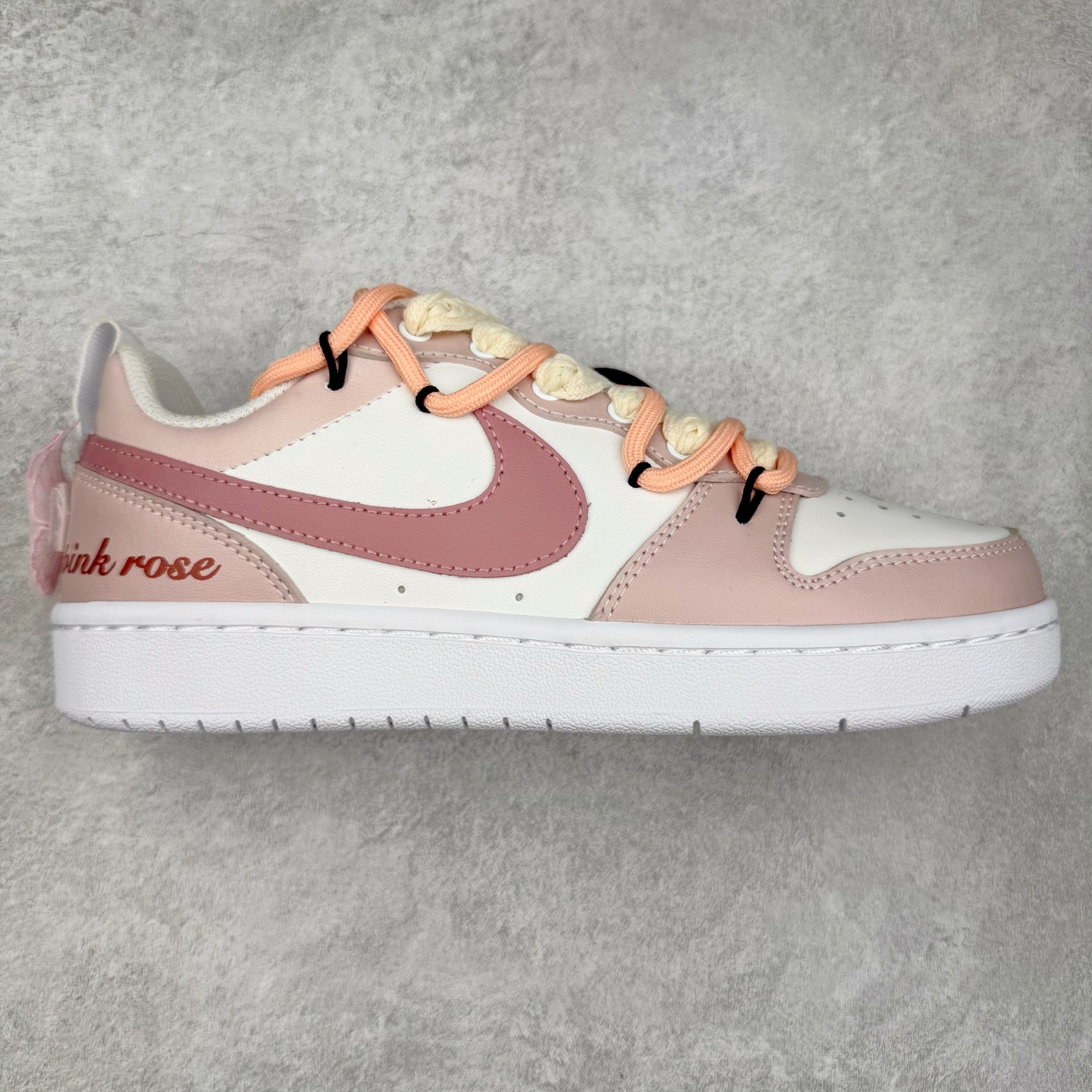 #福利特价 NK Court Borough Low CB2 低帮百搭透气休闲运动板鞋 绑带解构风定制配色 原数据独家私模大底 经典耐用的设计 兼顾舒适脚感和出众风范 演绎匠心之作 结构性的支撑贴合感结合复古篮球设计 塑就场外全明星风范 尺码:36 36.5 37.5 38 38.5 39 40 40.5 41 42 42.5 43 44 44.5 45 46-选品中心