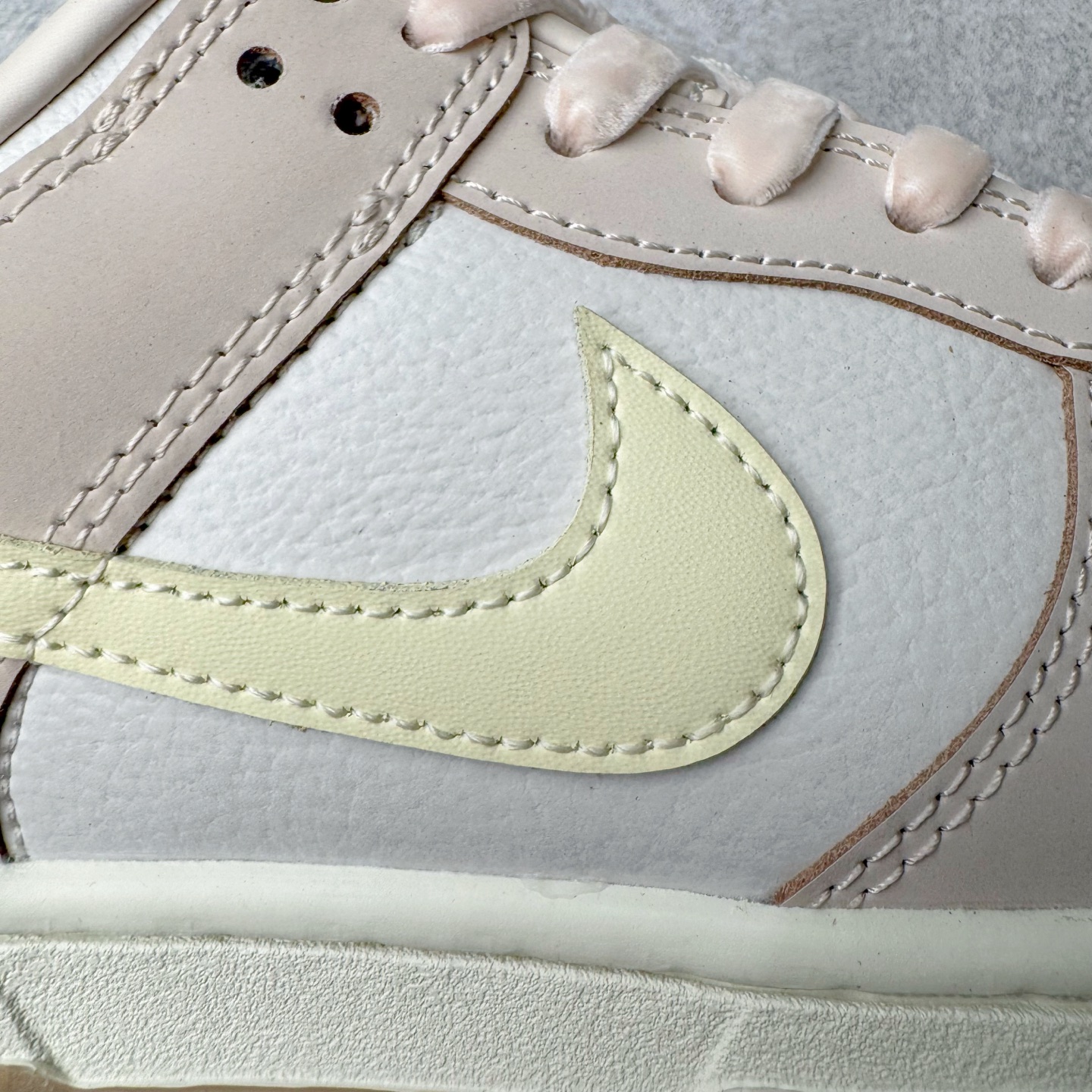 图片[19]-＃YC纯原 NK Dunk Low 柔粉 FB7910-601 实力大厂出品 新配色陆续开发 利润个位数只为口碑 全套原纸板楦头开发 确保原汁原味 完美呈现DUNK版型 一比一鞋头弧度高度鞋身弧度 此版本只针对中端市场 皮料材质有所更替 其他数据细节工艺流程均保持一致 绝不口嗨 细节品控鞋型随意对比 独家私模官方第六代原厂航空铝磨具打磨大底 鞋头坡度极致还原 无解鞋型 原盒原配 圈内天花板工艺 原厂玻璃冲刀 超高清洁度 全鞋零毛边皮料切割 原厂中底布点胶 中底布拉帮走线遵循公司 尺码：36 36.5 37.5 38 38.5 39 40 40.5 41 42 42.5 43 44 44.5 45 46-选品中心