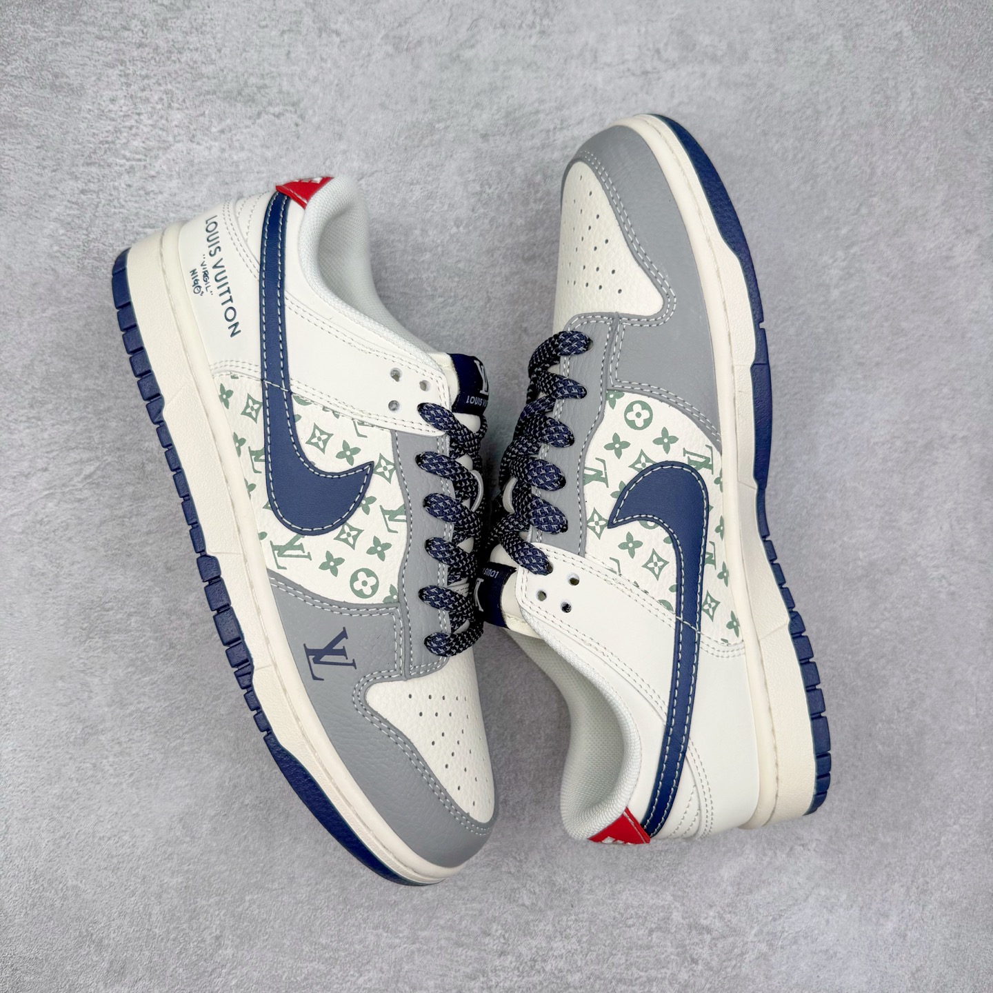 图片[3]-NK Dunk Low 定制配色 XX3168-161 大厂出品 极力推荐 原装头层材料 独家版型蒸餾加工帶來的是更好的视觉和脚感体验大厂纯原品质出货 清洁度 电绣工艺 皮料切割干净无任何毛边 细节完美 实拍调校N版已经零色差零失真 百分百还原实物色彩所见即所得 不存在货不对板色差等低级问题 选购参考实物拍摄 不混卖不参货 只用心做好货严格选品 承诺混一赔十 尺码：36 36.5 37.5 38 38.5 39 40 40.5 41 42 42.5 43 44 44.5 45-选品中心