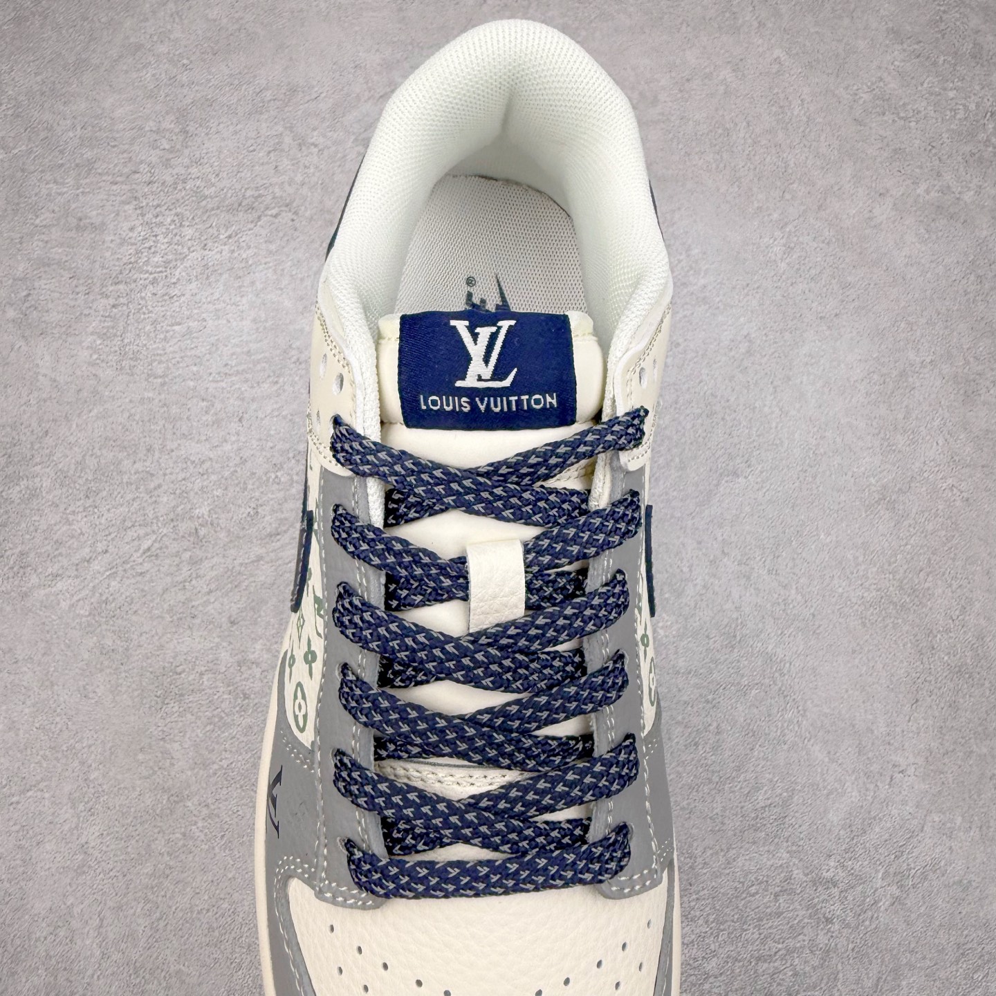 图片[5]-NK Dunk Low 定制配色 XX3168-161 大厂出品 极力推荐 原装头层材料 独家版型蒸餾加工帶來的是更好的视觉和脚感体验大厂纯原品质出货 清洁度 电绣工艺 皮料切割干净无任何毛边 细节完美 实拍调校N版已经零色差零失真 百分百还原实物色彩所见即所得 不存在货不对板色差等低级问题 选购参考实物拍摄 不混卖不参货 只用心做好货严格选品 承诺混一赔十 尺码：36 36.5 37.5 38 38.5 39 40 40.5 41 42 42.5 43 44 44.5 45-选品中心