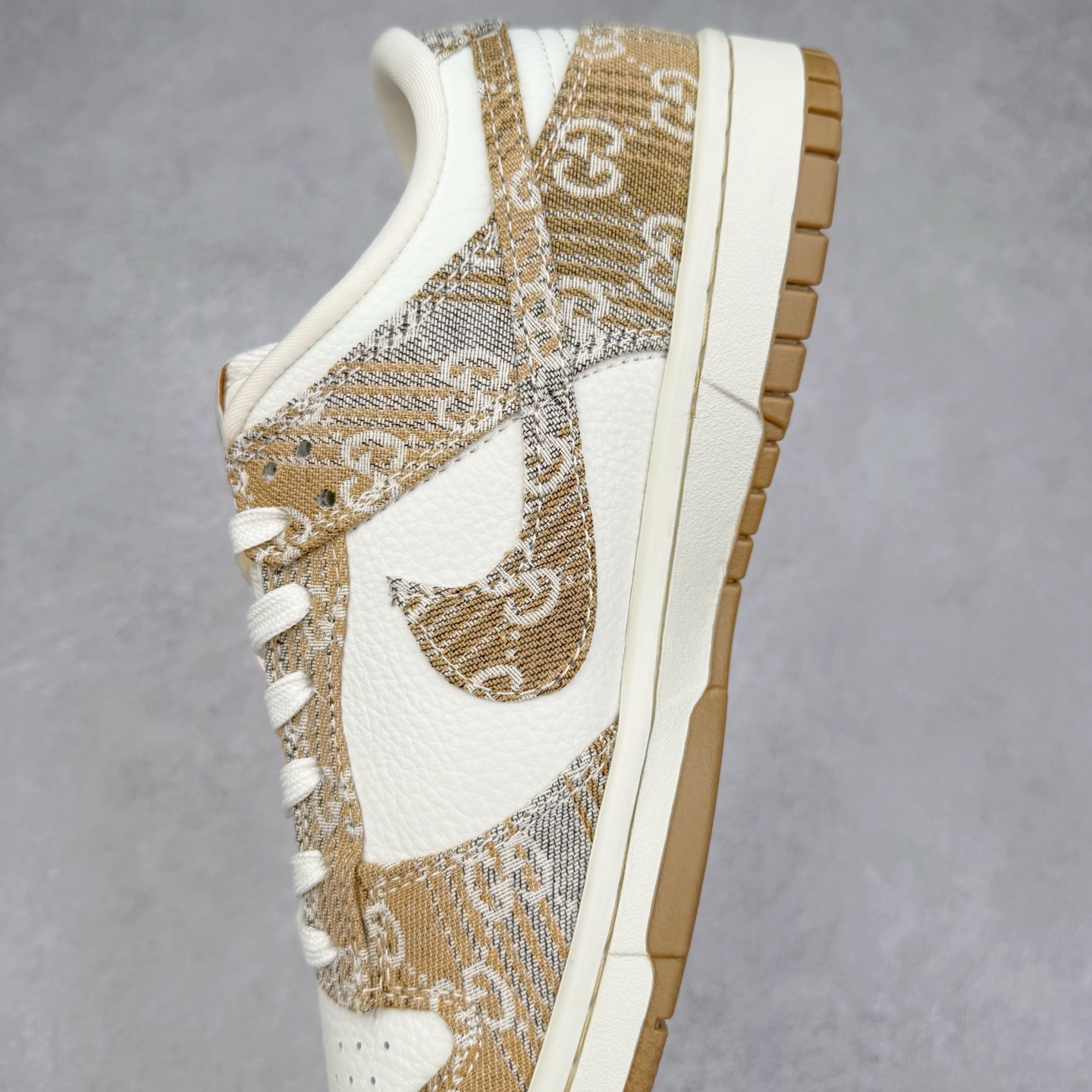 图片[7]-NK Dunk Low 定制配色 SC9207-421 大厂出品 极力推荐 原装头层材料 独家版型蒸餾加工帶來的是更好的视觉和脚感体验大厂纯原品质出货 清洁度 电绣工艺 皮料切割干净无任何毛边 细节完美 实拍调校N版已经零色差零失真 百分百还原实物色彩所见即所得 不存在货不对板色差等低级问题 选购参考实物拍摄 不混卖不参货 只用心做好货严格选品 承诺混一赔十 尺码：36 36.5 37.5 38 38.5 39 40 40.5 41 42 42.5 43 44 44.5 45-选品中心