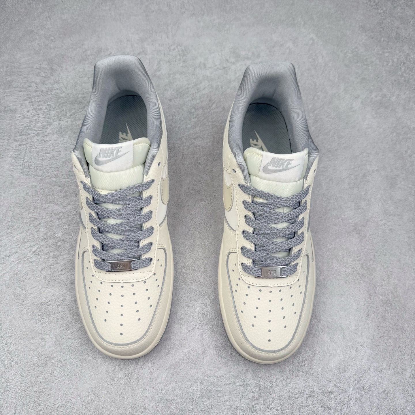 图片[2]-NK Air Force 1´07 Low 空军一号低帮百搭休闲运动板鞋 XX3168-195 柔软、弹性十足的缓震性能和出色的中底设计 横跨复古与现代的外型结合 造就出风靡全球 三十多年的Force 1 直到今天还深受青睐 实拍调校N版已经零色差零失真 百分百还原实物色彩所见即所得 不存在货不对板色差等低级问题 选购参考实物拍摄 不混卖不参货 只用心做好货严格选品 承诺混一赔十 尺码：36 36.5 37.5 38 38.5 39 40 40.5 41 42 42.5 43 44 44.5 45-选品中心