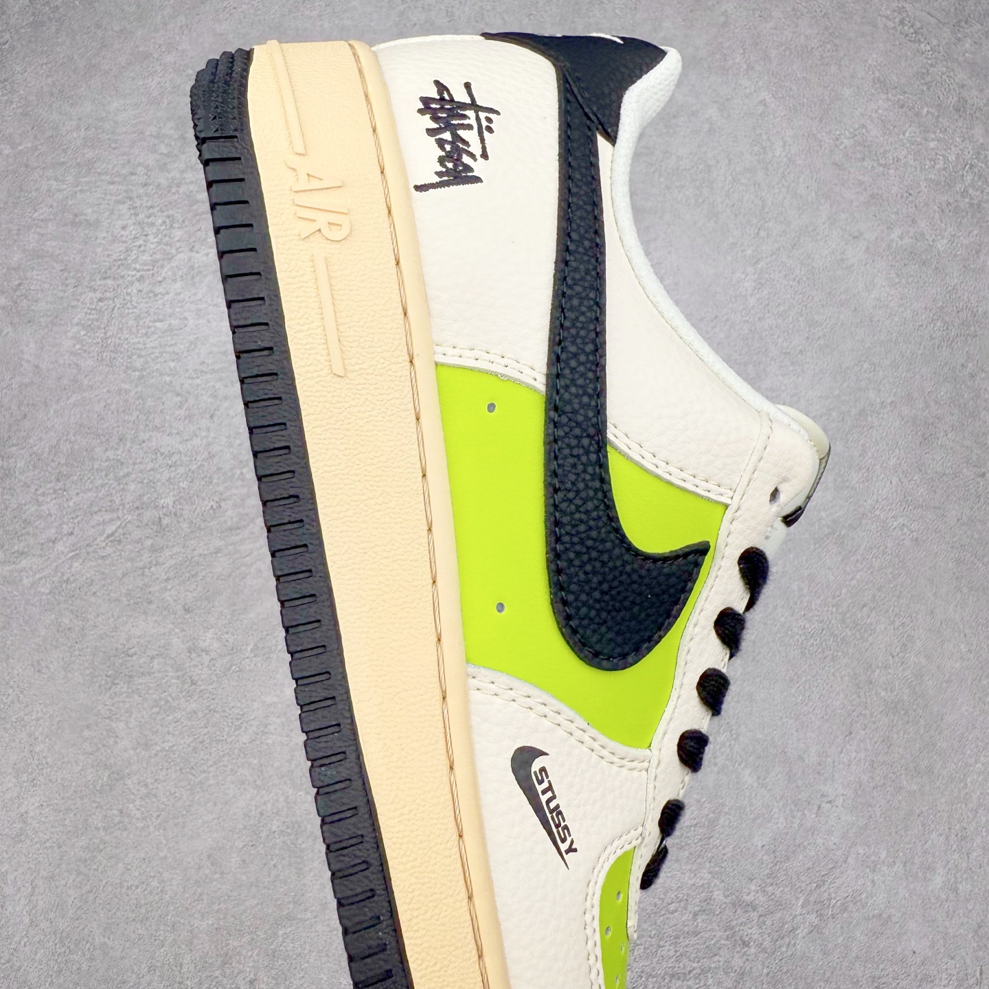 图片[6]-NK Air Force 1´07 Low 空军一号低帮百搭休闲运动板鞋 QW5836-002 柔软、弹性十足的缓震性能和出色的中底设计 横跨复古与现代的外型结合 造就出风靡全球 三十多年的Force 1 直到今天还深受青睐 实拍调校N版已经零色差零失真 百分百还原实物色彩所见即所得 不存在货不对板色差等低级问题 选购参考实物拍摄 不混卖不参货 只用心做好货严格选品 承诺混一赔十 尺码：36 36.5 37.5 38 38.5 39 40 40.5 41 42 42.5 43 44 44.5 45-选品中心