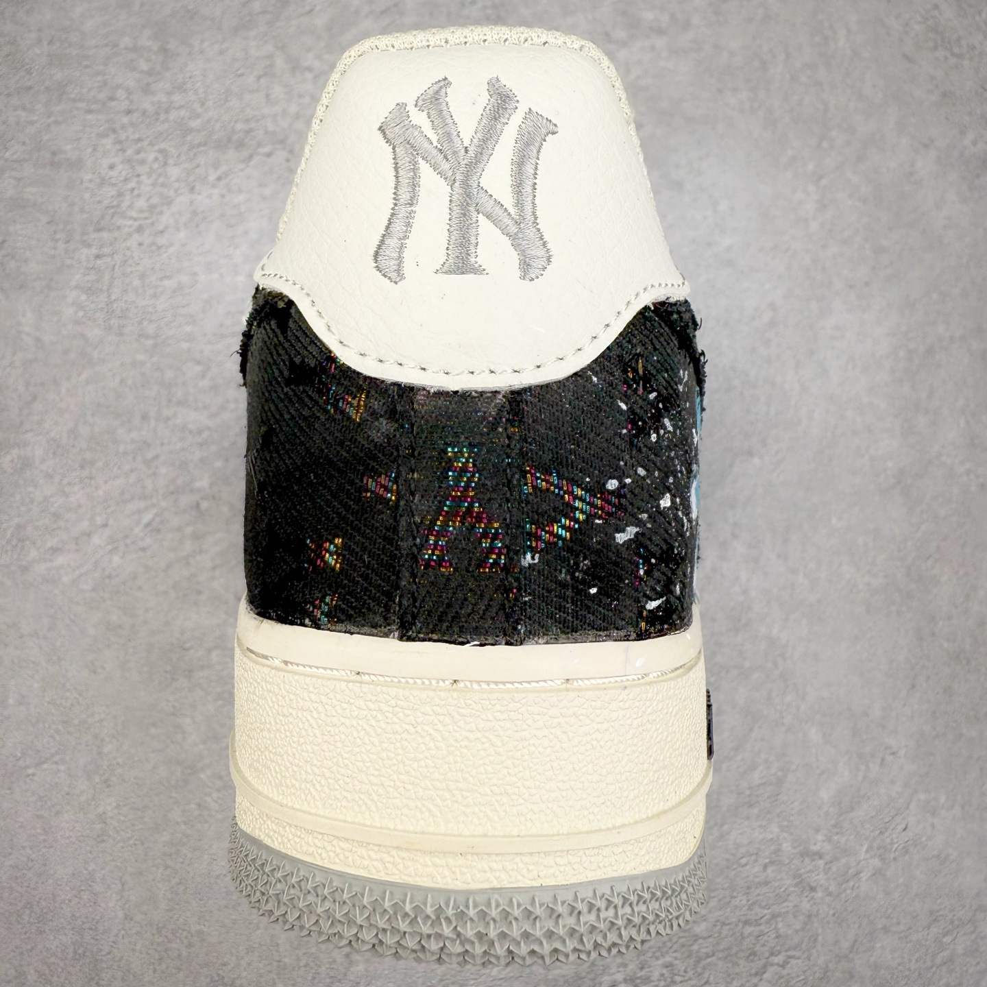 图片[8]-NK Air Force 1´07 Low 空军一号低帮百搭休闲运动板鞋 BD7007-333 柔软、弹性十足的缓震性能和出色的中底设计 横跨复古与现代的外型结合 造就出风靡全球 三十多年的Force 1 直到今天还深受青睐 实拍调校N版已经零色差零失真 百分百还原实物色彩所见即所得 不存在货不对板色差等低级问题 选购参考实物拍摄 不混卖不参货 只用心做好货严格选品 承诺混一赔十 尺码：36 36.5 37.5 38 38.5 39 40 40.5 41 42 42.5 43 44 44.5 45-选品中心