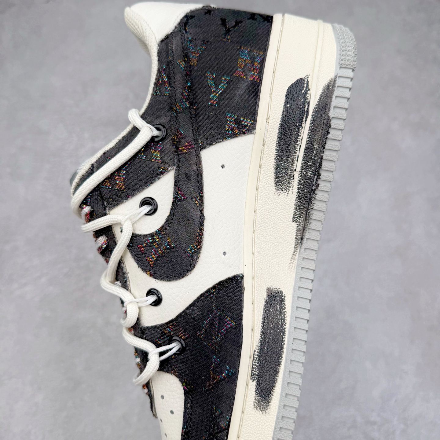 图片[7]-NK Air Force 1´07 Low 空军一号低帮百搭休闲运动板鞋 BD7007-333 柔软、弹性十足的缓震性能和出色的中底设计 横跨复古与现代的外型结合 造就出风靡全球 三十多年的Force 1 直到今天还深受青睐 实拍调校N版已经零色差零失真 百分百还原实物色彩所见即所得 不存在货不对板色差等低级问题 选购参考实物拍摄 不混卖不参货 只用心做好货严格选品 承诺混一赔十 尺码：36 36.5 37.5 38 38.5 39 40 40.5 41 42 42.5 43 44 44.5 45-选品中心