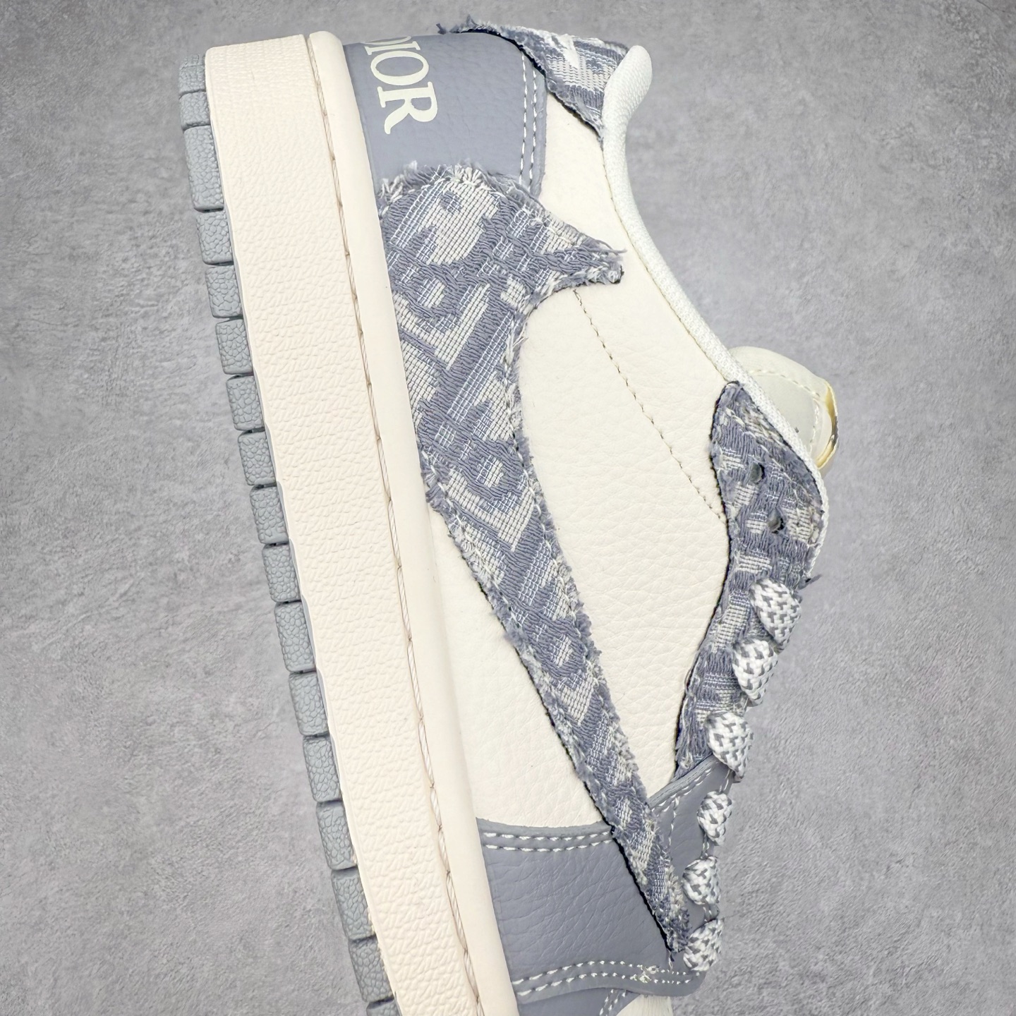 图片[6]-＃福利特价 TS x Air Jordan AJ1 Low 倒钩低帮联名定制配色 原厂内置气垫魔块 A模大底 头层小牛皮 鞋舌AJ原厂专用牛津布+AJ专用反口珍珠布+原厂无杂质高弹内里海棉+特殊封边弹力鞋带 尺码：36 36.5 37.5 38 38.5 39 40 40.5 41 42 42.5 43 44 44.5 45 46 47.5-选品中心