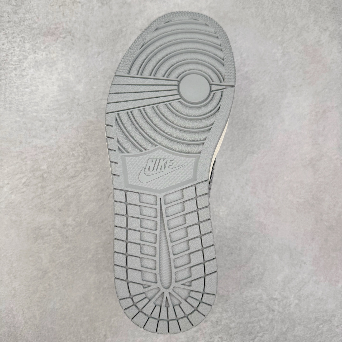 图片[9]-＃福利特价 TS x Air Jordan AJ1 Low 倒钩低帮联名定制配色 原厂内置气垫魔块 A模大底 头层小牛皮 鞋舌AJ原厂专用牛津布+AJ专用反口珍珠布+原厂无杂质高弹内里海棉+特殊封边弹力鞋带 尺码：36 36.5 37.5 38 38.5 39 40 40.5 41 42 42.5 43 44 44.5 45 46 47.5-选品中心