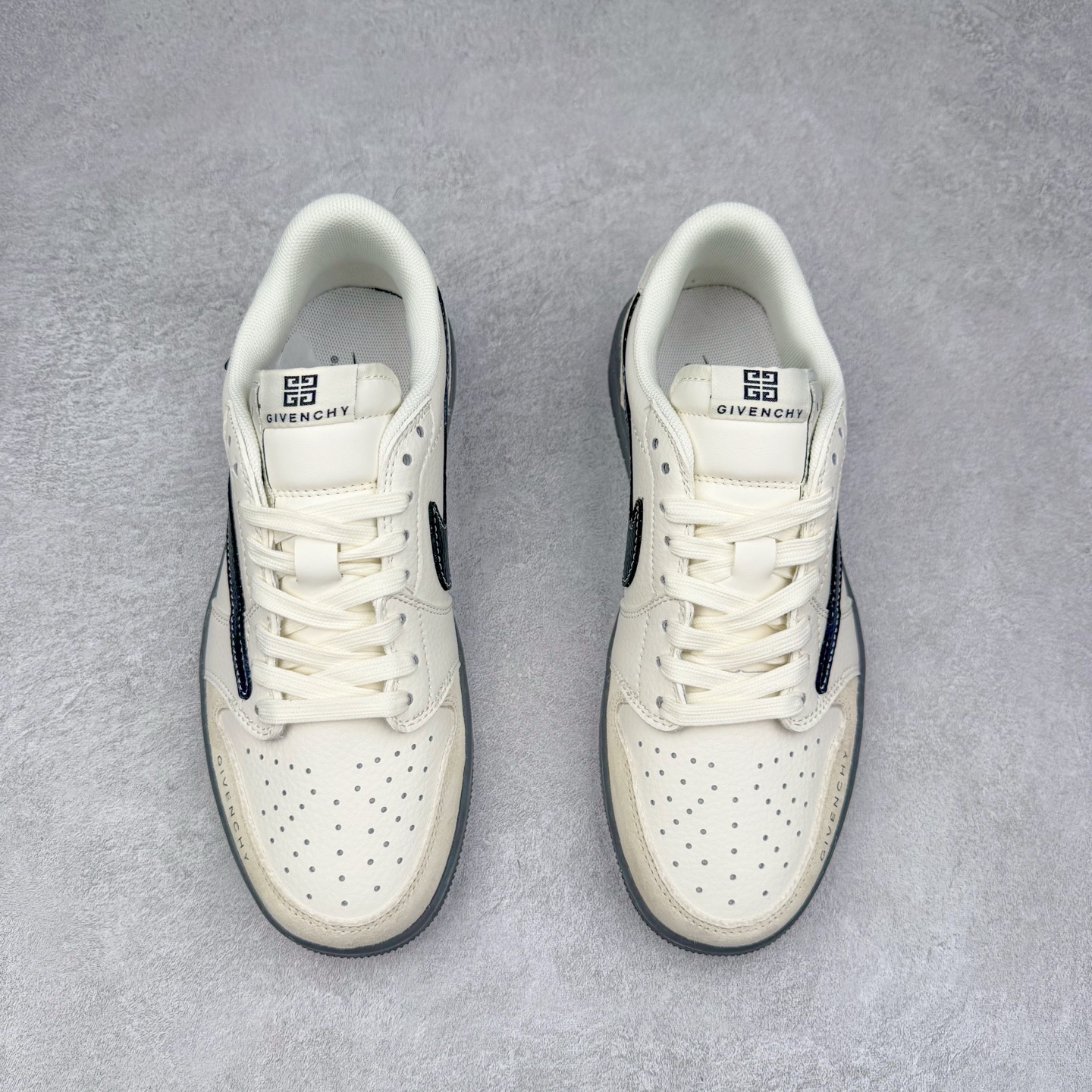 图片[2]-＃福利特价 TS x Air Jordan AJ1 Low 倒钩低帮联名定制配色 原厂内置气垫魔块 A模大底 头层小牛皮 鞋舌AJ原厂专用牛津布+AJ专用反口珍珠布+原厂无杂质高弹内里海棉+特殊封边弹力鞋带 尺码：36 36.5 37.5 38 38.5 39 40 40.5 41 42 42.5 43 44 44.5 45 46 47.5-选品中心