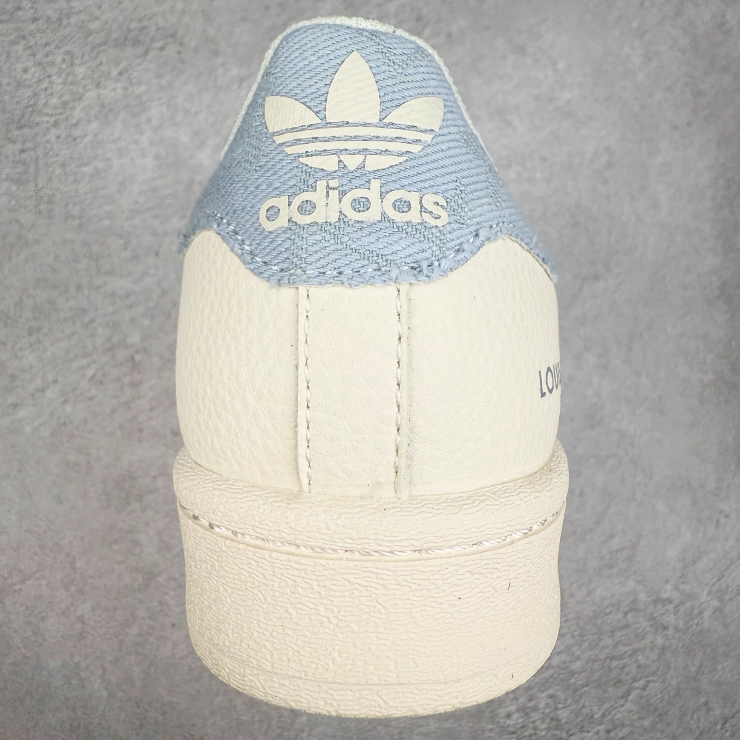 图片[8]-＃C2 AD Originals Superstar 经典复古贝壳头板鞋 SD6821 诞生于1969年 是第一双将全皮面鞋 身与橡胶鞋头结合在一起的低帮篮球鞋 Superstar最开始 是作为高帮篮球鞋Pro Model的低帮版本而出现的 但因为其独特和醒目的橡胶鞋头造型而让大家熟知 被大家形象地称为\\\”shelltoe\\\”贝壳头 在70年代的美国职业篮球场上 接近3/4的NBA球员都将这双Superstar作为场上用鞋 80年代之后 经过不断的改良和发展 Superstar逐渐成为横跨时装、音乐、街头文化、休闲和运动等各大领域的时尚潮鞋 尺码：36 36.5 37 38 38.5 39 40 40.5 41 42 42.5 43 44 44.5 45-选品中心