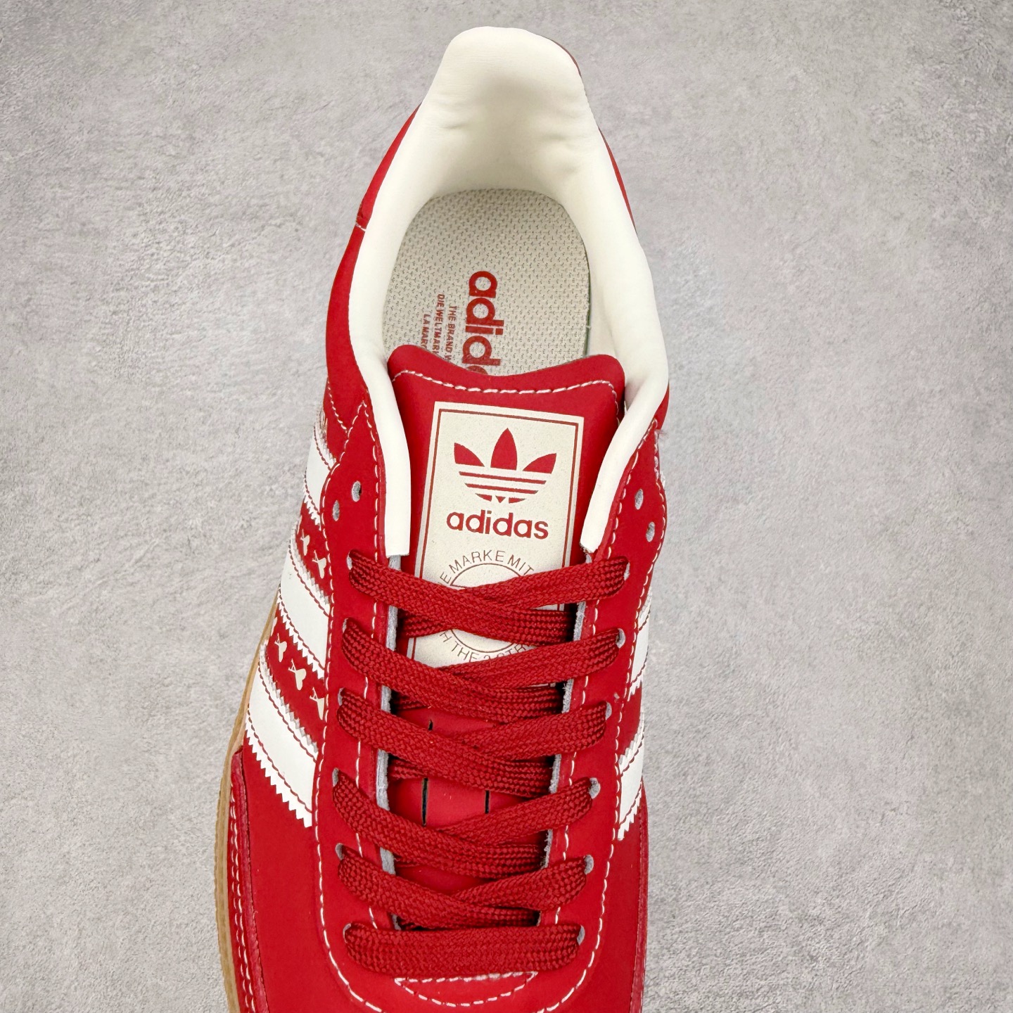 图片[5]-＃C2 AD Original Samba OG 复古经典轻便板鞋 定制配色 XR0006 这款桑巴鞋展示了高质量的工艺 带有装饰的超锁缝制和无缝的手感 柔软、柔软的皮革造型和标志性的3条纹完成了精致的外观 正规合身鞋带 鞋面上有绒面鞋垫 橡胶鞋底 享受正畸套筒软感 自50年代首次亮相以来就一直在赢得粉丝的青睐 尺码：36 36.5 37.5 38 38.5 39 40 40.5 41 42 42.5 43 44 44.5 45-选品中心