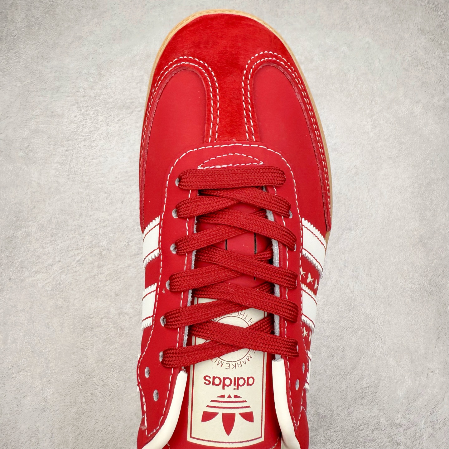 图片[4]-＃C2 AD Original Samba OG 复古经典轻便板鞋 定制配色 XR0006 这款桑巴鞋展示了高质量的工艺 带有装饰的超锁缝制和无缝的手感 柔软、柔软的皮革造型和标志性的3条纹完成了精致的外观 正规合身鞋带 鞋面上有绒面鞋垫 橡胶鞋底 享受正畸套筒软感 自50年代首次亮相以来就一直在赢得粉丝的青睐 尺码：36 36.5 37.5 38 38.5 39 40 40.5 41 42 42.5 43 44 44.5 45-选品中心