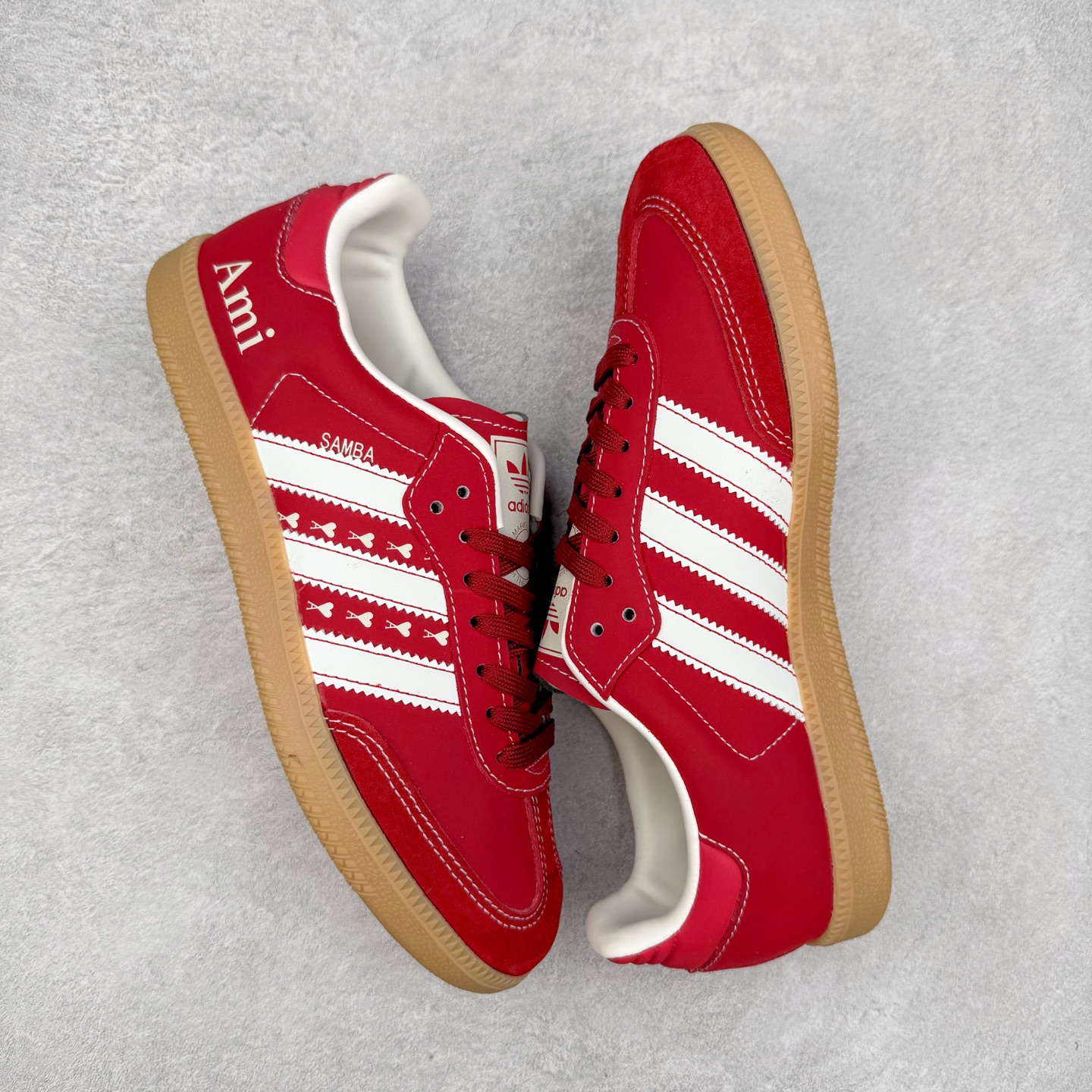 图片[3]-＃C2 AD Original Samba OG 复古经典轻便板鞋 定制配色 XR0006 这款桑巴鞋展示了高质量的工艺 带有装饰的超锁缝制和无缝的手感 柔软、柔软的皮革造型和标志性的3条纹完成了精致的外观 正规合身鞋带 鞋面上有绒面鞋垫 橡胶鞋底 享受正畸套筒软感 自50年代首次亮相以来就一直在赢得粉丝的青睐 尺码：36 36.5 37.5 38 38.5 39 40 40.5 41 42 42.5 43 44 44.5 45-选品中心