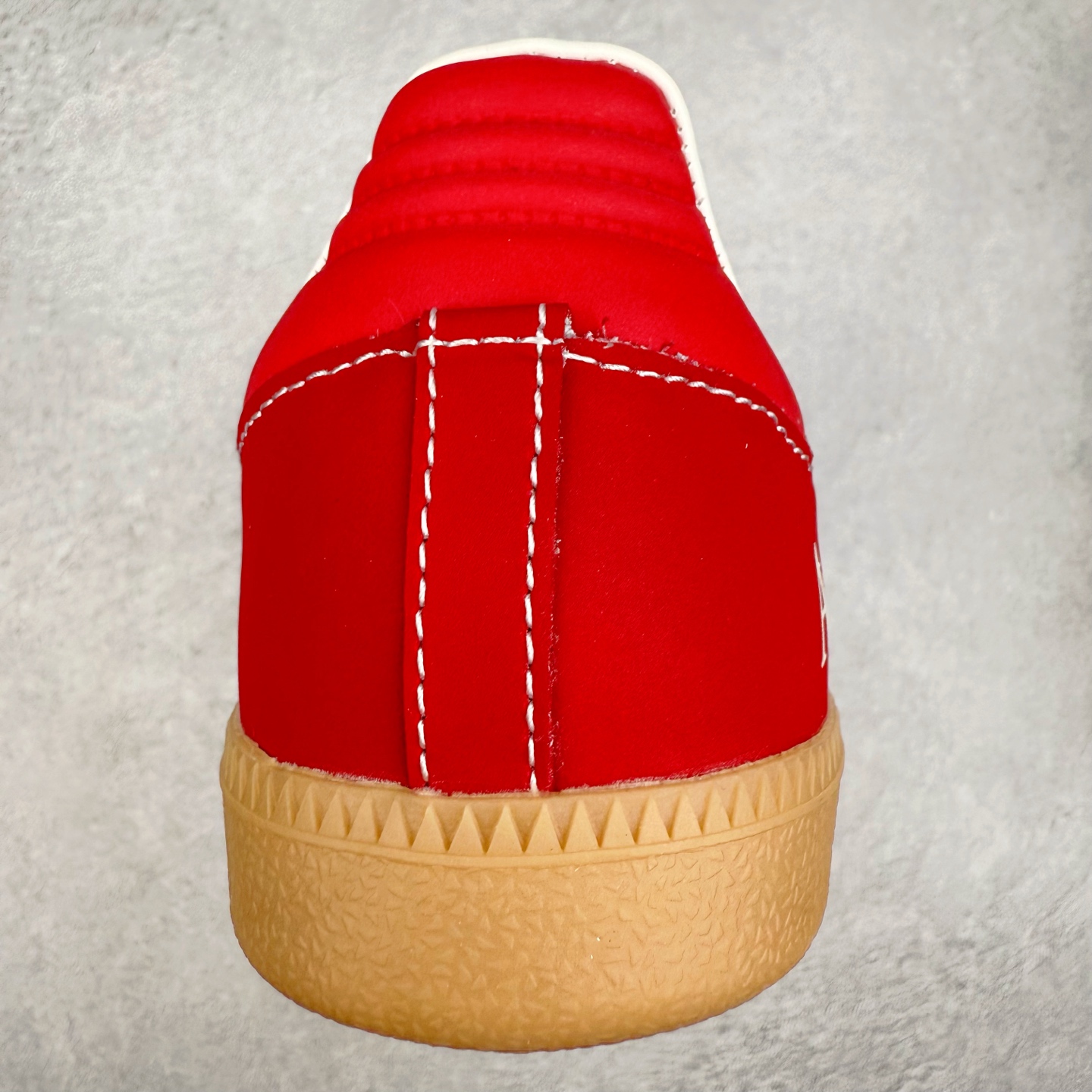 图片[8]-＃C2 AD Original Samba OG 复古经典轻便板鞋 定制配色 XR0006 这款桑巴鞋展示了高质量的工艺 带有装饰的超锁缝制和无缝的手感 柔软、柔软的皮革造型和标志性的3条纹完成了精致的外观 正规合身鞋带 鞋面上有绒面鞋垫 橡胶鞋底 享受正畸套筒软感 自50年代首次亮相以来就一直在赢得粉丝的青睐 尺码：36 36.5 37.5 38 38.5 39 40 40.5 41 42 42.5 43 44 44.5 45-选品中心