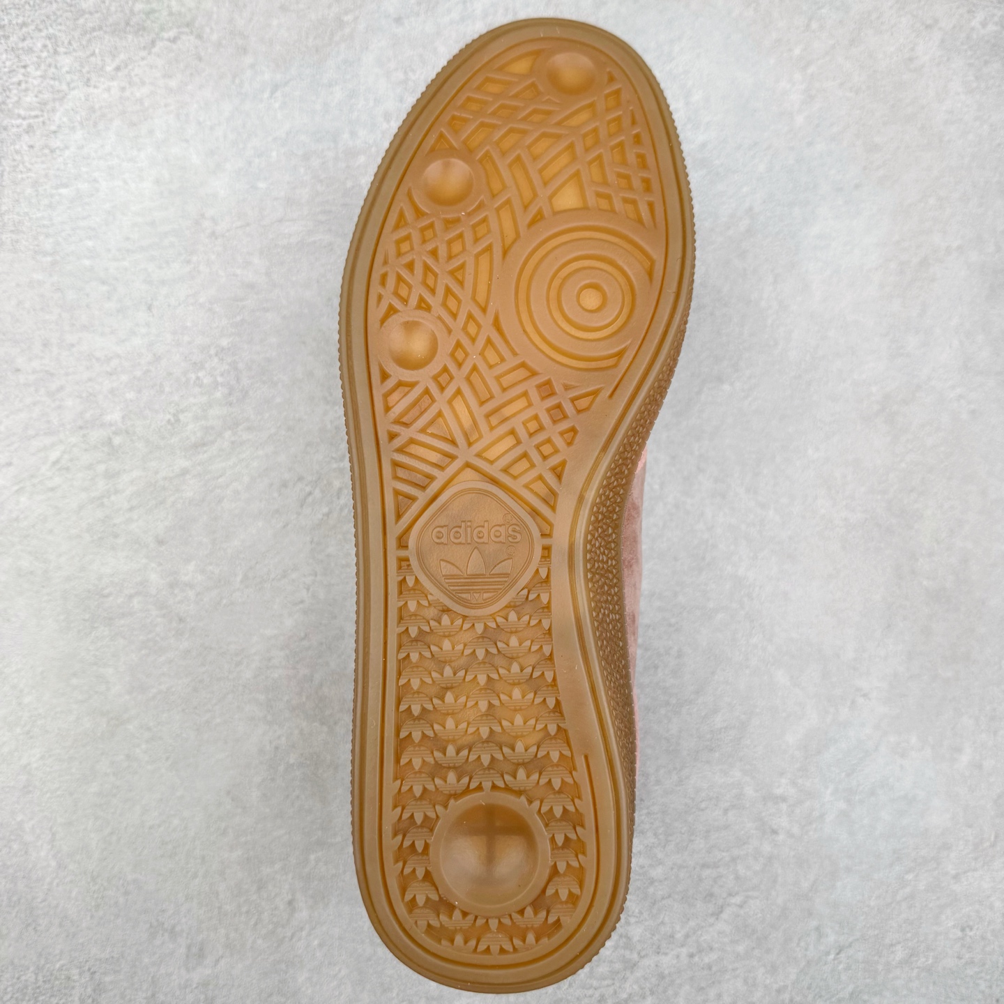 图片[9]-AD Originals HANDBALL SPEZIAL 百搭舒适 低帮板鞋男女同款 JI2605 这款来自阿迪达斯的这款HANDBALL SPZL前身是一双手球运动鞋，这一次拿来复刻，所以鞋面的主要色彩选用了黑色， 鞋面外侧除了Spezial字母之外还有三叶草标志。Handball SPZL作为复古手球训练鞋与作为室内足球鞋的Samba有着异曲同工之处，但是质感更为出众的鞋身以及丰富的配色选择比起Samba来讲可以说是更胜一筹了！尺码：36 36⅔ 37⅓ 38 38⅔ 39⅓ 40 40⅔ 41⅓ 42 42⅔ 43⅓ 44 45-选品中心