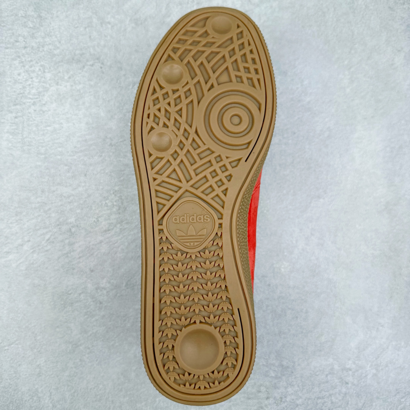 图片[9]-AD Originals HANDBALL SPEZIAL 百搭舒适 低帮板鞋男女同款 JI2607 这款来自阿迪达斯的这款HANDBALL SPZL前身是一双手球运动鞋，这一次拿来复刻，所以鞋面的主要色彩选用了黑色， 鞋面外侧除了Spezial字母之外还有三叶草标志。Handball SPZL作为复古手球训练鞋与作为室内足球鞋的Samba有着异曲同工之处，但是质感更为出众的鞋身以及丰富的配色选择比起Samba来讲可以说是更胜一筹了！尺码：36 36⅔ 37⅓ 38 38⅔ 39⅓ 40 40⅔ 41⅓ 42 42⅔ 43⅓ 44 45-选品中心