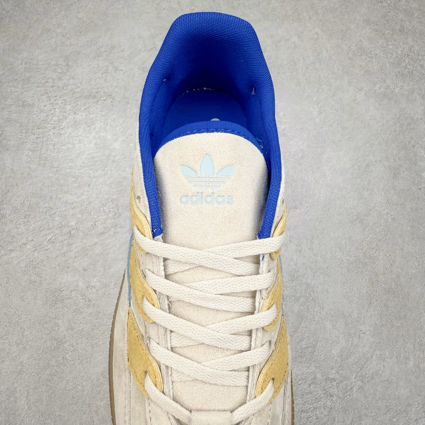 图片[5]-AD Originals HANDBALL SPEZIAL 百搭舒适 低帮板鞋男女同款 JI2606 这款来自阿迪达斯的这款HANDBALL SPZL前身是一双手球运动鞋，这一次拿来复刻，所以鞋面的主要色彩选用了黑色， 鞋面外侧除了Spezial字母之外还有三叶草标志。Handball SPZL作为复古手球训练鞋与作为室内足球鞋的Samba有着异曲同工之处，但是质感更为出众的鞋身以及丰富的配色选择比起Samba来讲可以说是更胜一筹了！尺码：36 36⅔ 37⅓ 38 38⅔ 39⅓ 40 40⅔ 41⅓ 42 42⅔ 43⅓ 44 45-选品中心