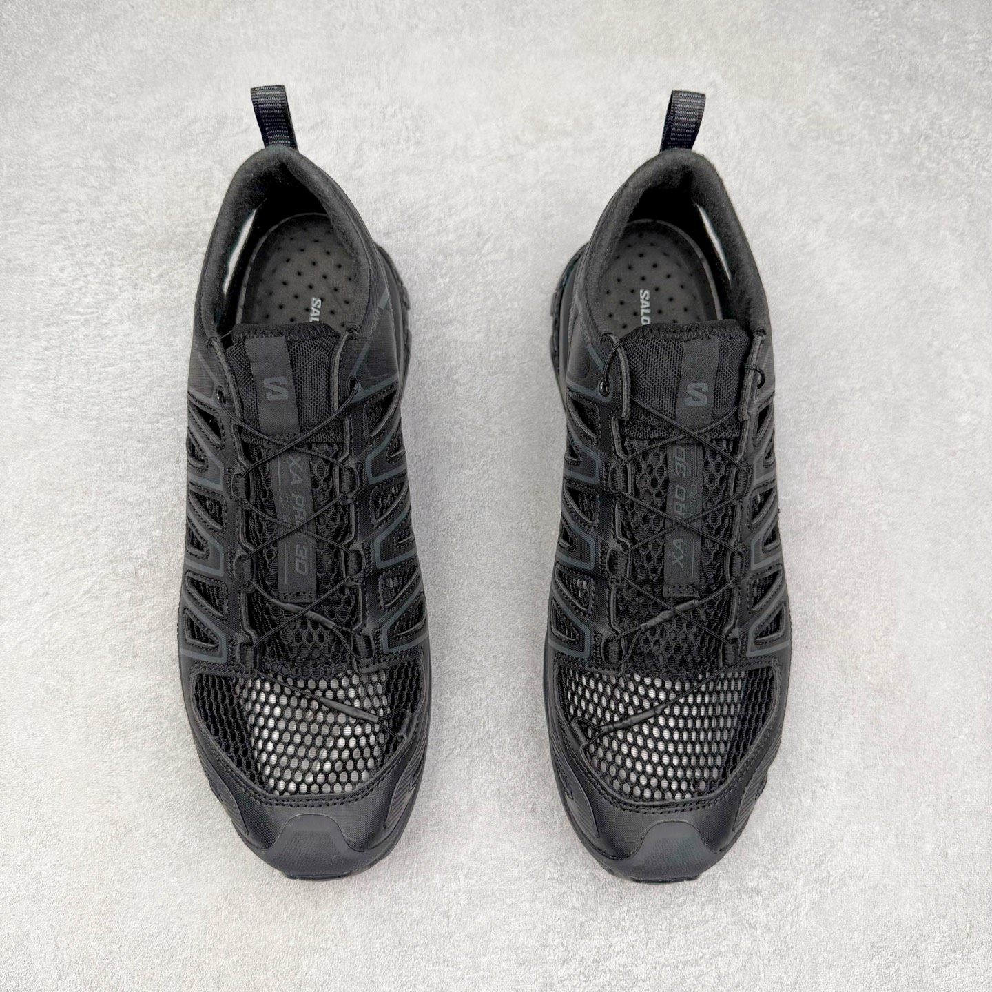 图片[2]-＃HP纯原 SALOMON XA Pro 3D AMPHIB 萨洛蒙潮流越野机能户外功能鞋 虎扑平台特供订单 耗时半年巨作 全套原纸板楦头开发 原厂特供网布配套加持 确保原汁原味 完美呈现版型 原档数据独家私模五层组合大底 男女鞋同步官方开发至46.5 原装Ortholite轻量化鞋垫 中底布带钢印编号 原厂TPU锁扣 进口港宝加持 后跟自然饱满 还原公司包裹性 鞋面采用SENSIFT贴合技术 全方位贴合包裹脚型 鞋跟部鞋底牵引设计 提供强大的抓地性能 更适应野外崎岖不平的道路 其3D ADVANCED CHASSIS底盘 材料轻量大化 钉齿设计更具稳定性 防护性 鞋底易磨损区运用CONTAGRIP高耐磨材料 应对城市硬质路面长距离跑考验 尺码：36 36.5 37.5 38 38.5 39 40 40.5 41 42 42.5 43 44 44.5 45 46 46.5-选品中心