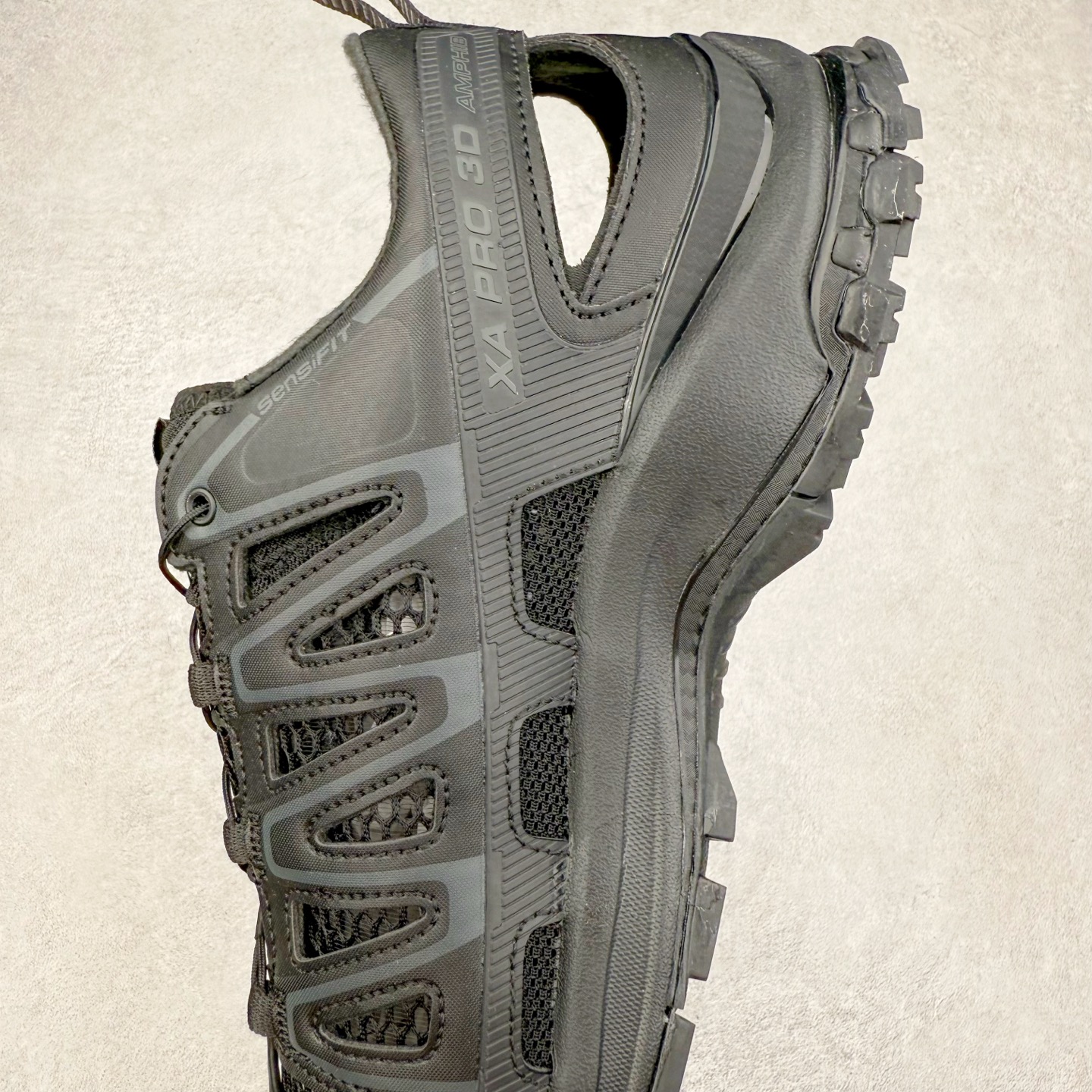 图片[7]-＃HP纯原 SALOMON XA Pro 3D AMPHIB 萨洛蒙潮流越野机能户外功能鞋 虎扑平台特供订单 耗时半年巨作 全套原纸板楦头开发 原厂特供网布配套加持 确保原汁原味 完美呈现版型 原档数据独家私模五层组合大底 男女鞋同步官方开发至46.5 原装Ortholite轻量化鞋垫 中底布带钢印编号 原厂TPU锁扣 进口港宝加持 后跟自然饱满 还原公司包裹性 鞋面采用SENSIFT贴合技术 全方位贴合包裹脚型 鞋跟部鞋底牵引设计 提供强大的抓地性能 更适应野外崎岖不平的道路 其3D ADVANCED CHASSIS底盘 材料轻量大化 钉齿设计更具稳定性 防护性 鞋底易磨损区运用CONTAGRIP高耐磨材料 应对城市硬质路面长距离跑考验 尺码：36 36.5 37.5 38 38.5 39 40 40.5 41 42 42.5 43 44 44.5 45 46 46.5-选品中心