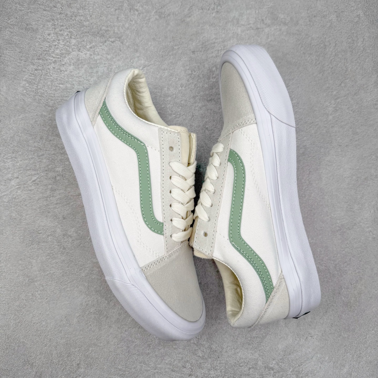 图片[3]-Vans Premium Old Skool 范斯官方 全新VPS高阶支线 继承了VANS VAULT OG以及 VANS 安纳海姆的复古属性 完善鞋身结构并提升脚感 从鞋型和贴合度方面重塑鞋款 可抽取活动鞋垫使脚感更舒适 货号：VN000D56ESM 檀木紫 货号：VN000D56ESK 白绿 尺码：35 36 36.5 37 38 38.5 39 40 40.5 41 42 42.5 43 44-选品中心