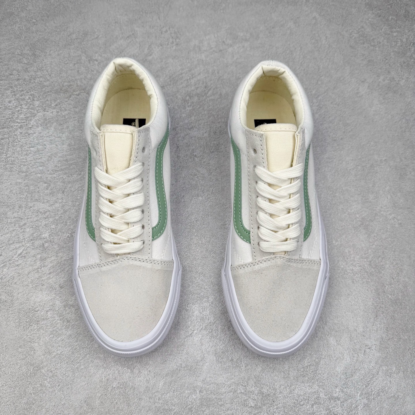 图片[2]-Vans Premium Old Skool 范斯官方 全新VPS高阶支线 继承了VANS VAULT OG以及 VANS 安纳海姆的复古属性 完善鞋身结构并提升脚感 从鞋型和贴合度方面重塑鞋款 可抽取活动鞋垫使脚感更舒适 货号：VN000D56ESM 檀木紫 货号：VN000D56ESK 白绿 尺码：35 36 36.5 37 38 38.5 39 40 40.5 41 42 42.5 43 44-选品中心