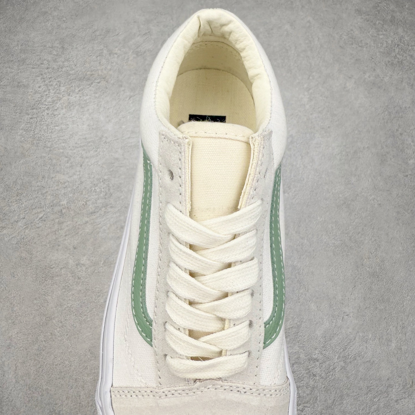 图片[5]-Vans Premium Old Skool 范斯官方 全新VPS高阶支线 继承了VANS VAULT OG以及 VANS 安纳海姆的复古属性 完善鞋身结构并提升脚感 从鞋型和贴合度方面重塑鞋款 可抽取活动鞋垫使脚感更舒适 货号：VN000D56ESM 檀木紫 货号：VN000D56ESK 白绿 尺码：35 36 36.5 37 38 38.5 39 40 40.5 41 42 42.5 43 44-选品中心