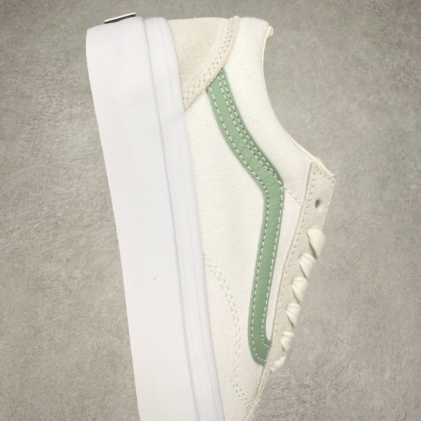 图片[6]-Vans Premium Old Skool 范斯官方 全新VPS高阶支线 继承了VANS VAULT OG以及 VANS 安纳海姆的复古属性 完善鞋身结构并提升脚感 从鞋型和贴合度方面重塑鞋款 可抽取活动鞋垫使脚感更舒适 货号：VN000D56ESM 檀木紫 货号：VN000D56ESK 白绿 尺码：35 36 36.5 37 38 38.5 39 40 40.5 41 42 42.5 43 44-选品中心